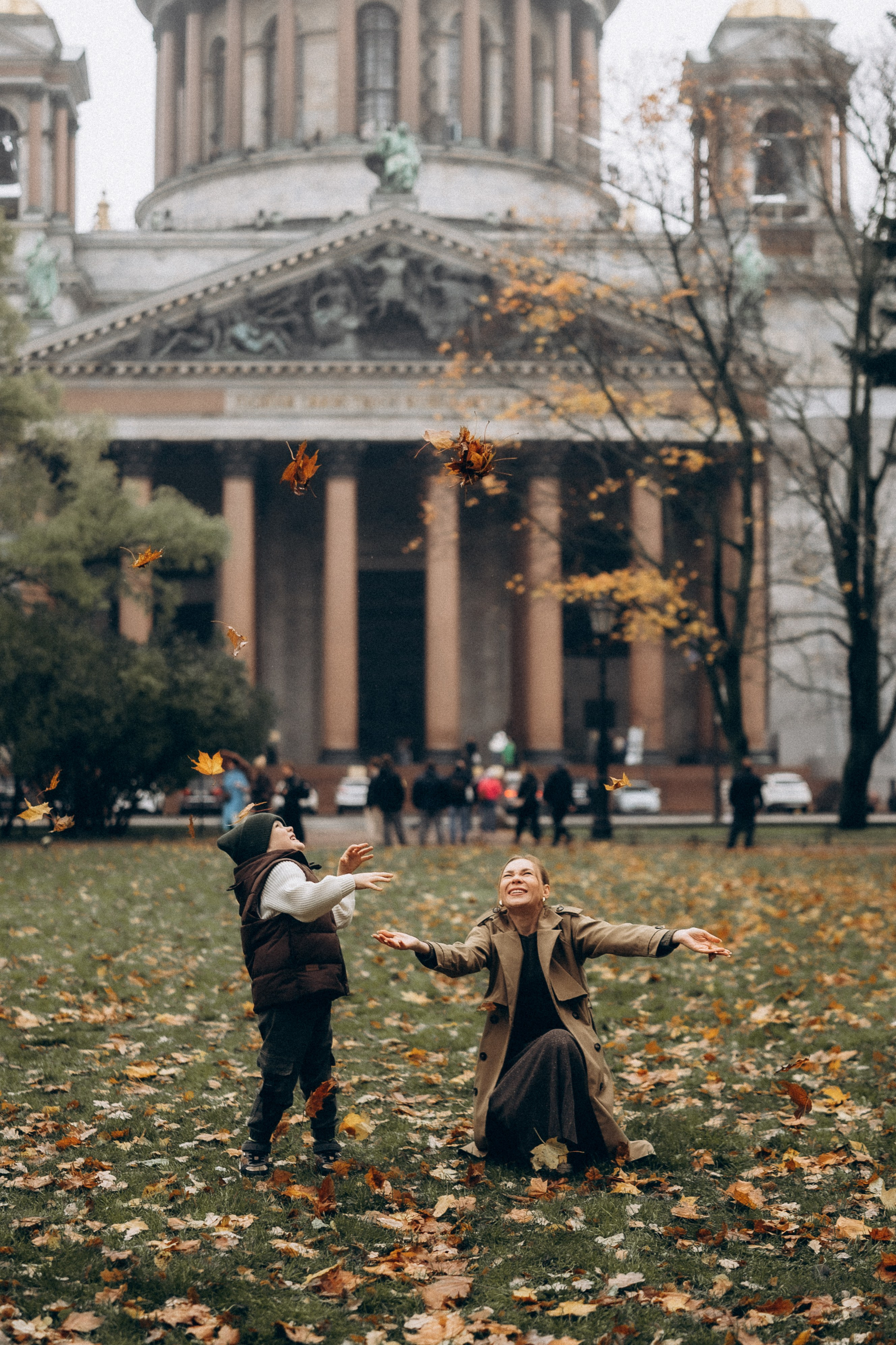 Осенняя семейная прогулка в центре Питера. Фотограф ПИТЕР СПБ Надежда Баранова