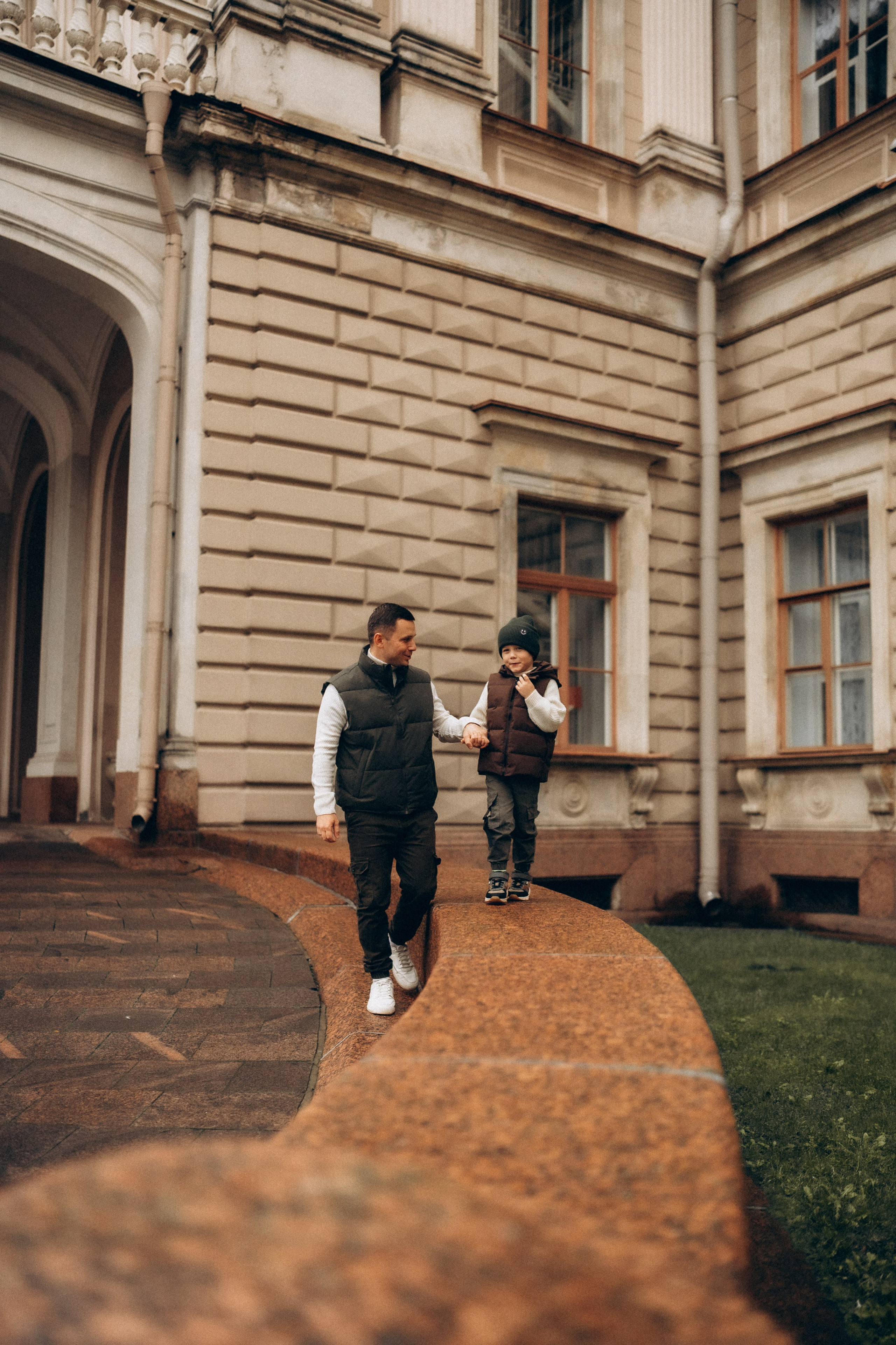 Осенняя семейная прогулка в центре Питера. Фотограф ПИТЕР СПБ Надежда Баранова