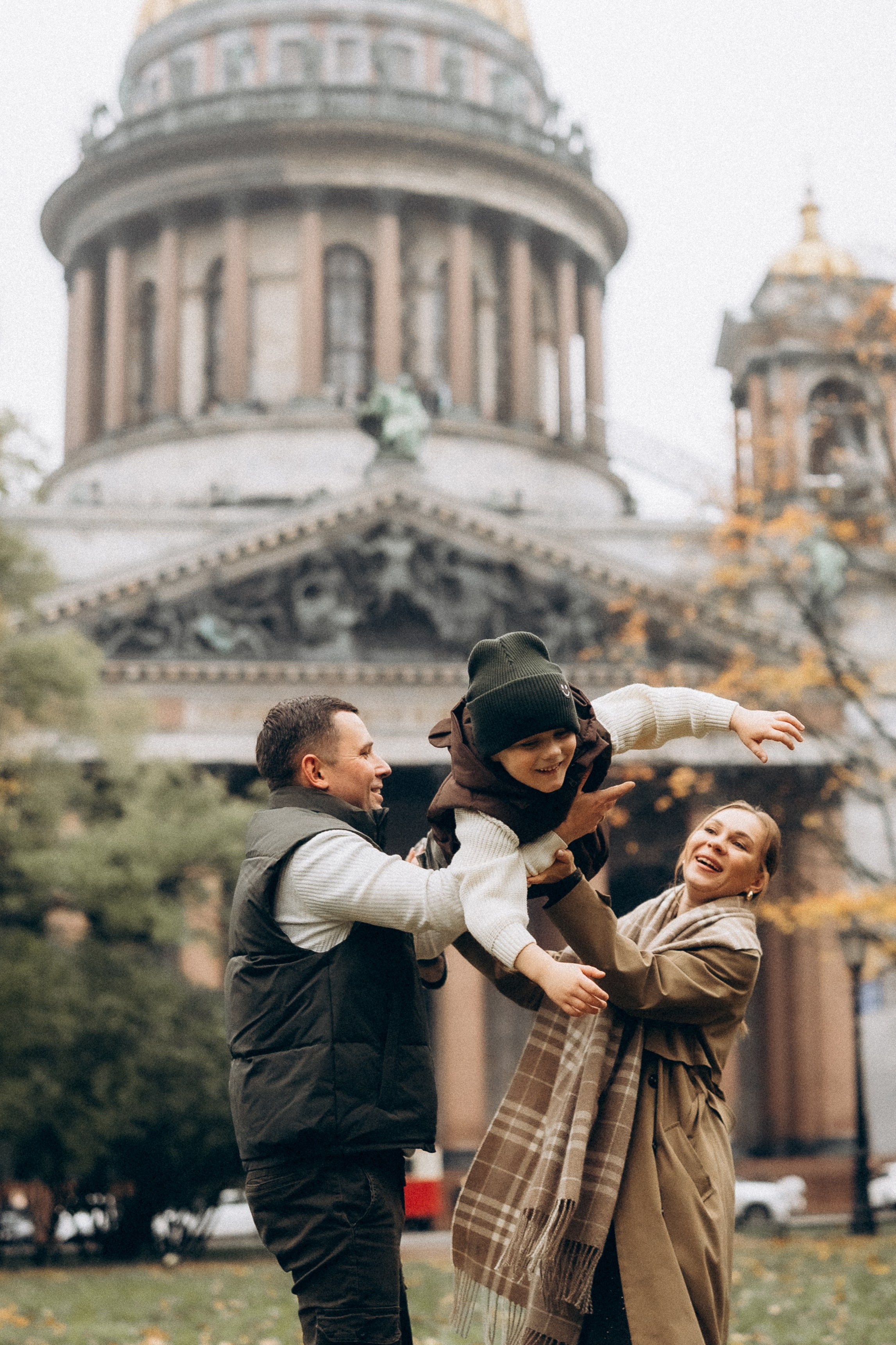 Осенняя семейная прогулка в центре Питера. Фотограф ПИТЕР СПБ Надежда Баранова