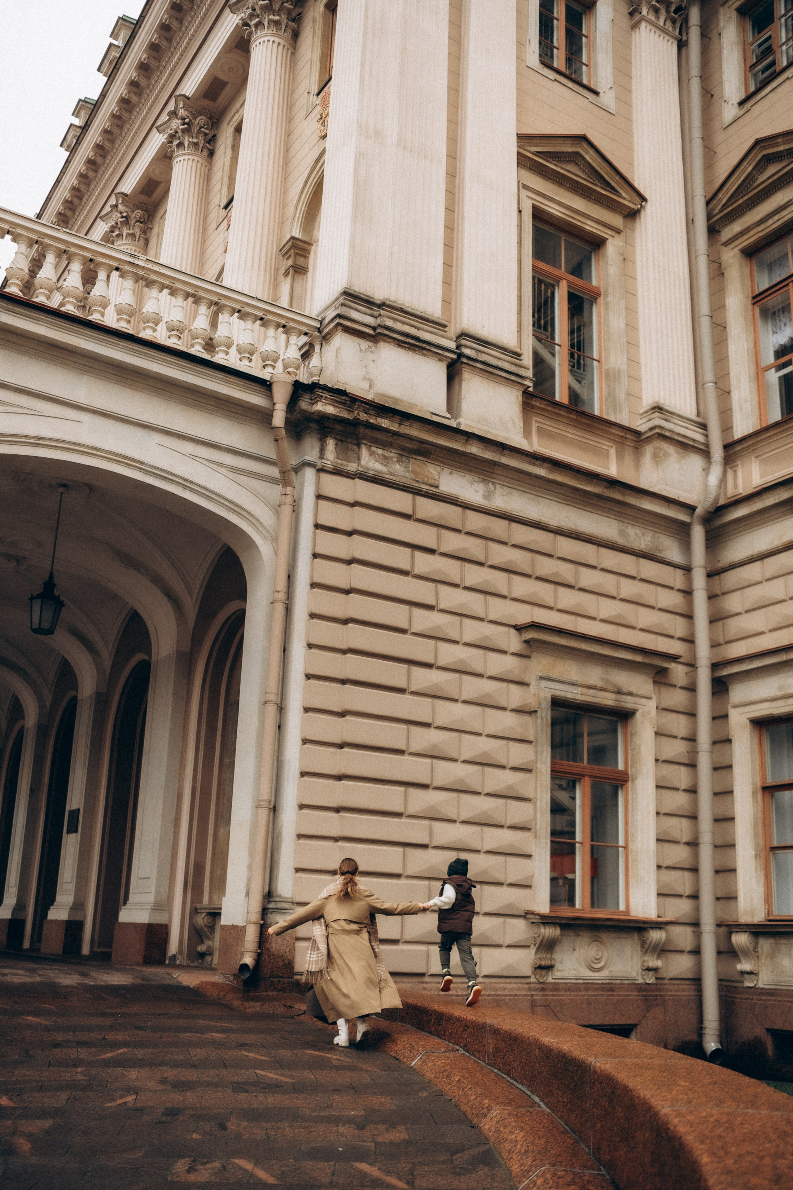 Осенняя семейная прогулка в центре Питера. Фотограф ПИТЕР СПБ Надежда Баранова