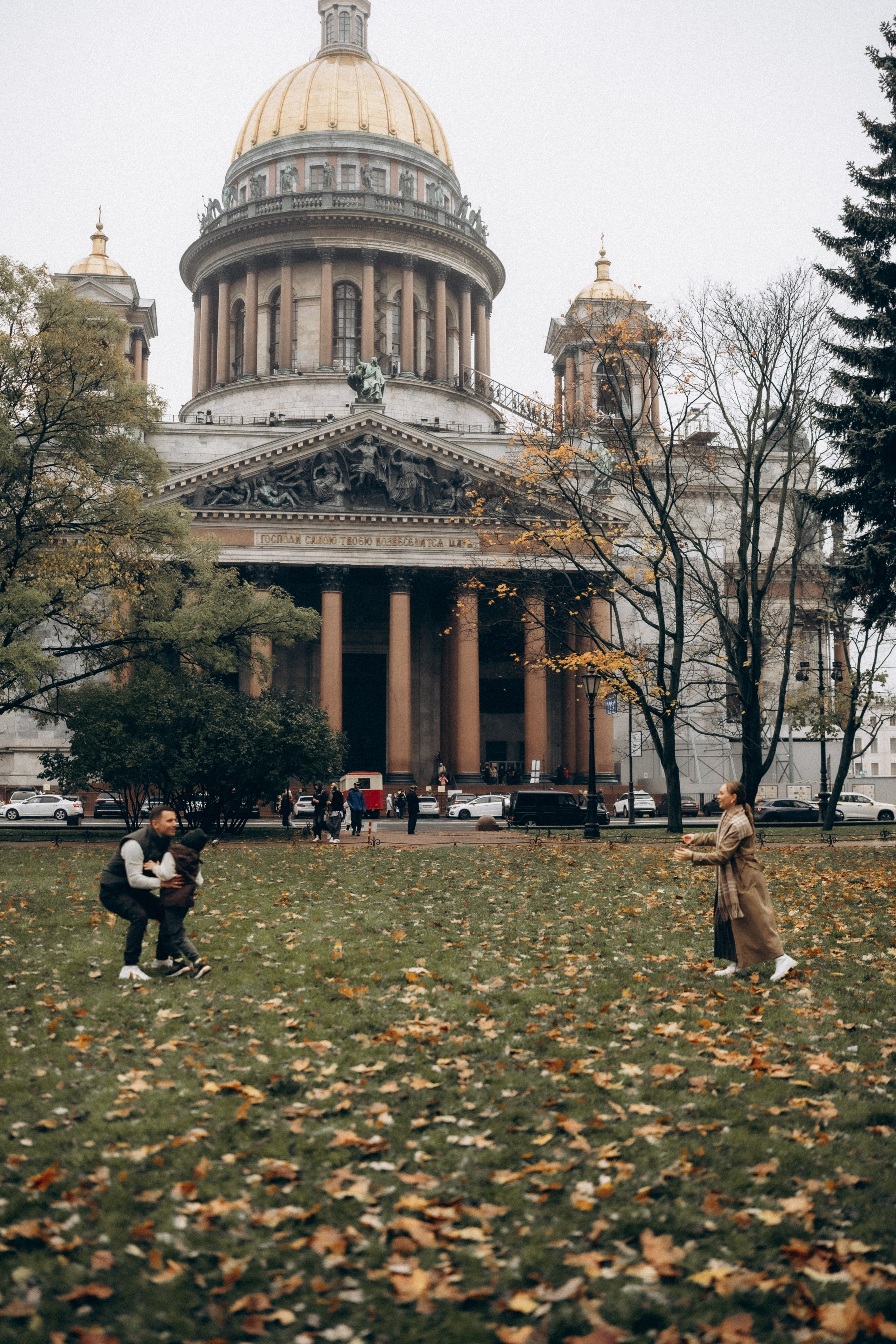 Осенняя семейная прогулка в центре Питера. Фотограф ПИТЕР СПБ Надежда Баранова