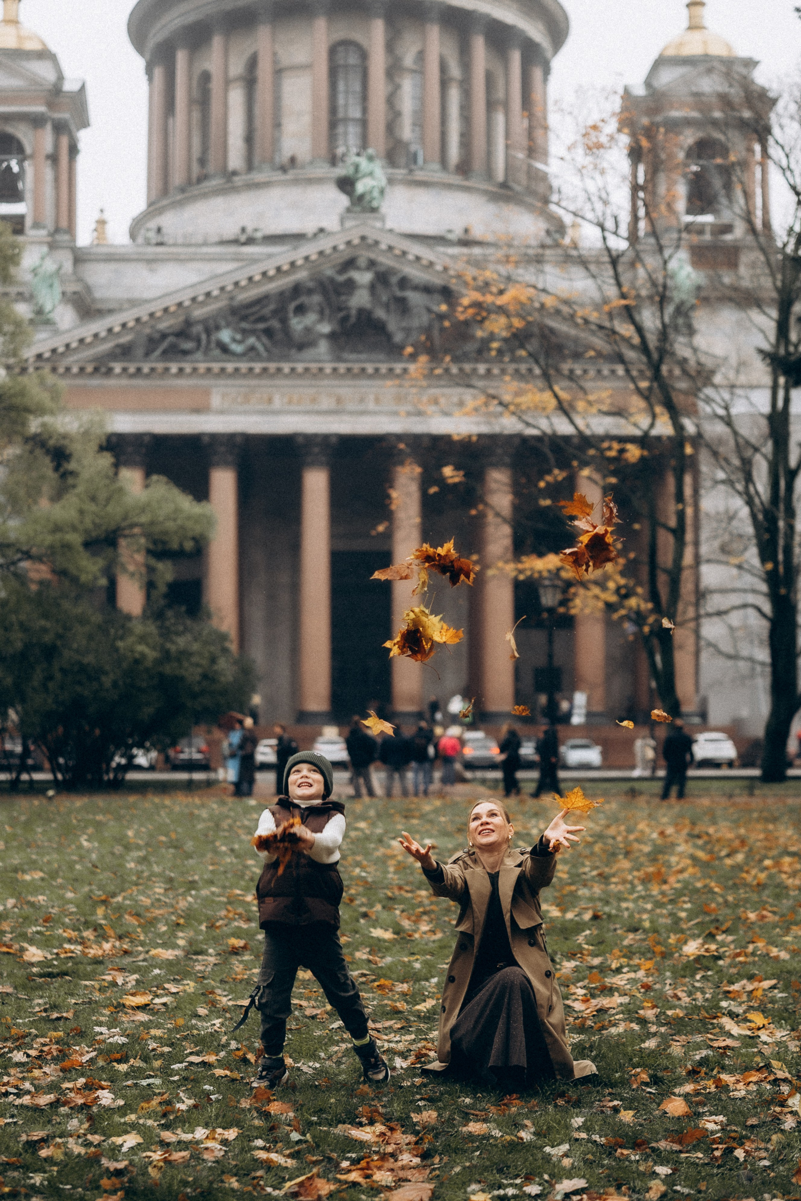 Осенняя семейная прогулка в центре Питера. Фотограф ПИТЕР СПБ Надежда Баранова