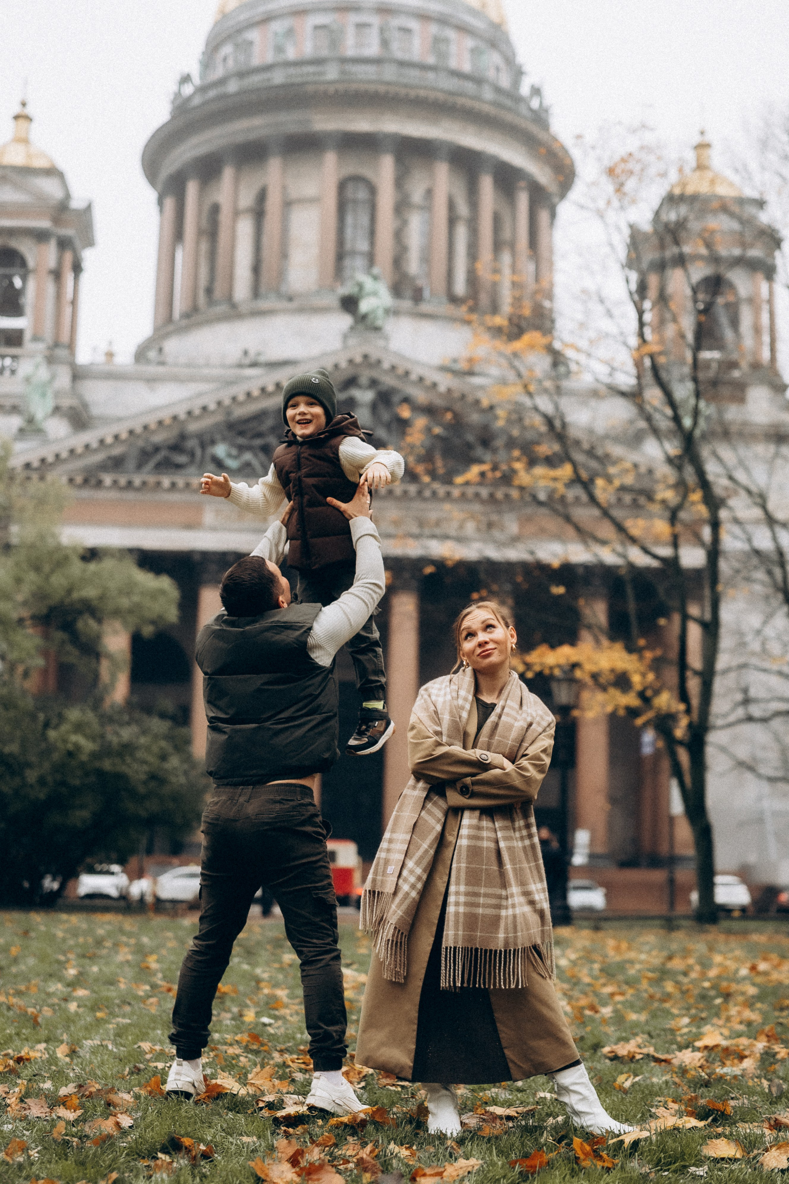 Осенняя семейная прогулка в центре Питера. Фотограф ПИТЕР СПБ Надежда Баранова