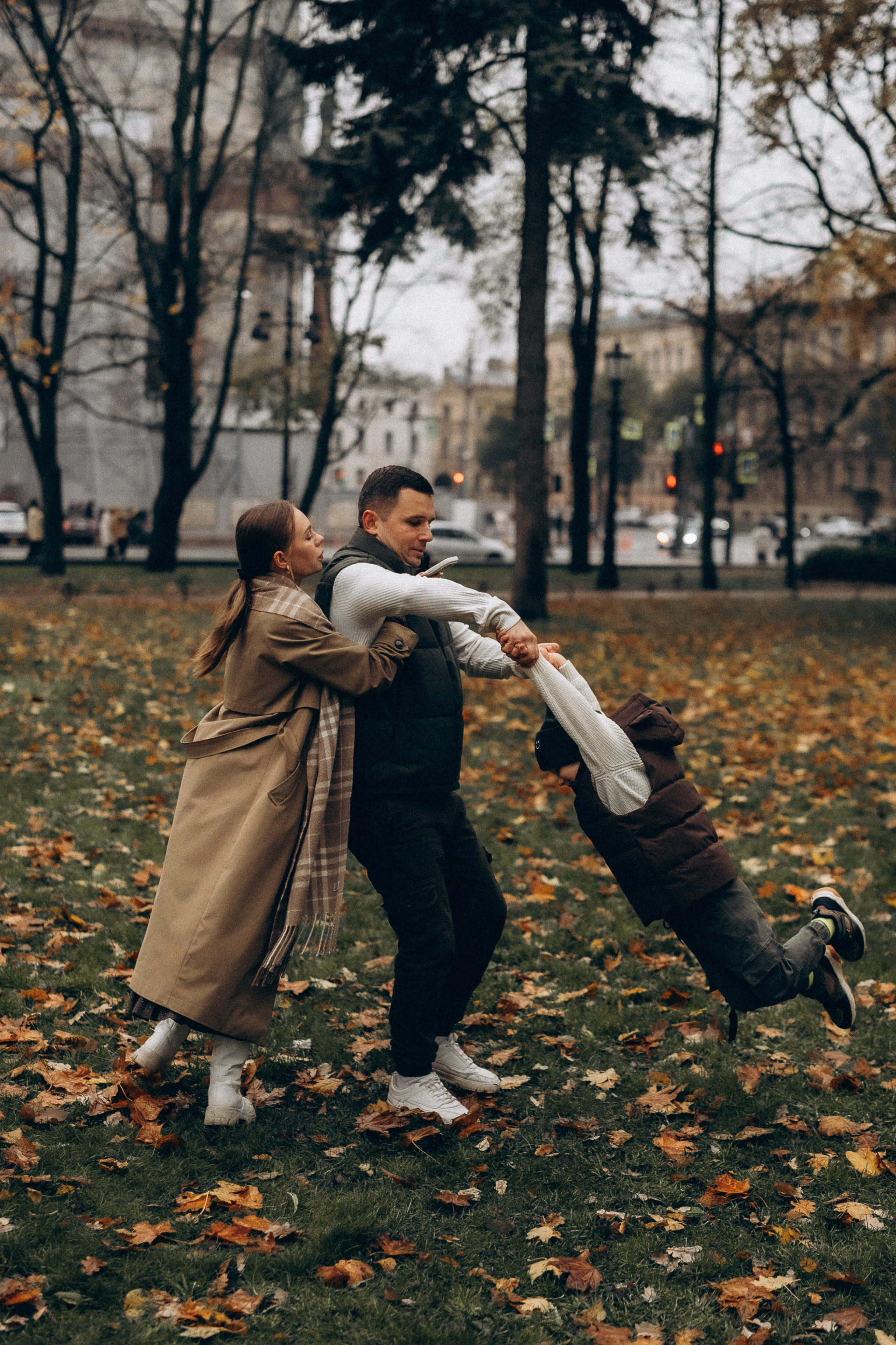 Осенняя семейная прогулка в центре Питера. Фотограф ПИТЕР СПБ Надежда Баранова