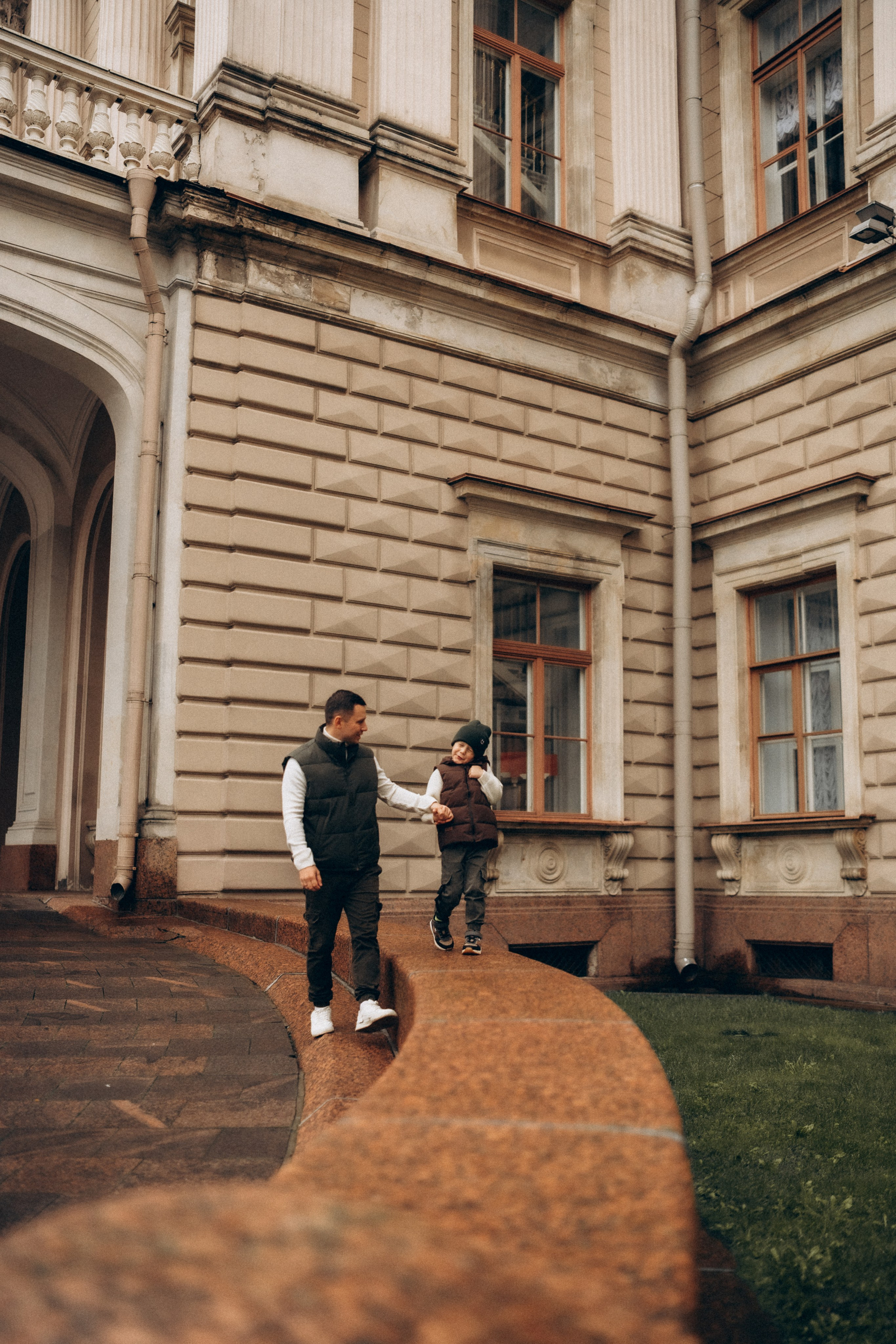 Осенняя семейная прогулка в центре Питера. Фотограф ПИТЕР СПБ Надежда Баранова