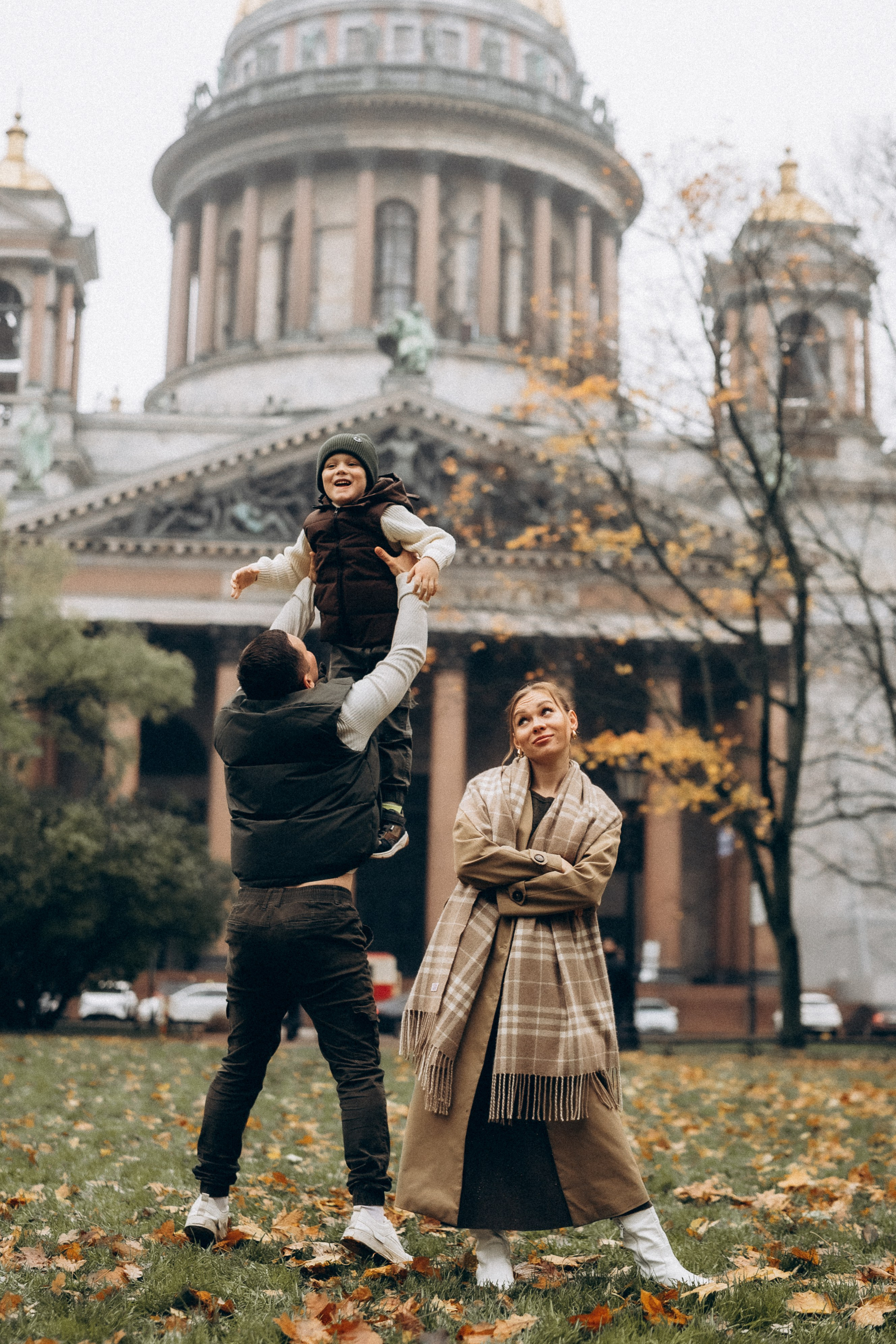 Осенняя семейная прогулка в центре Питера. Фотограф ПИТЕР СПБ Надежда Баранова
