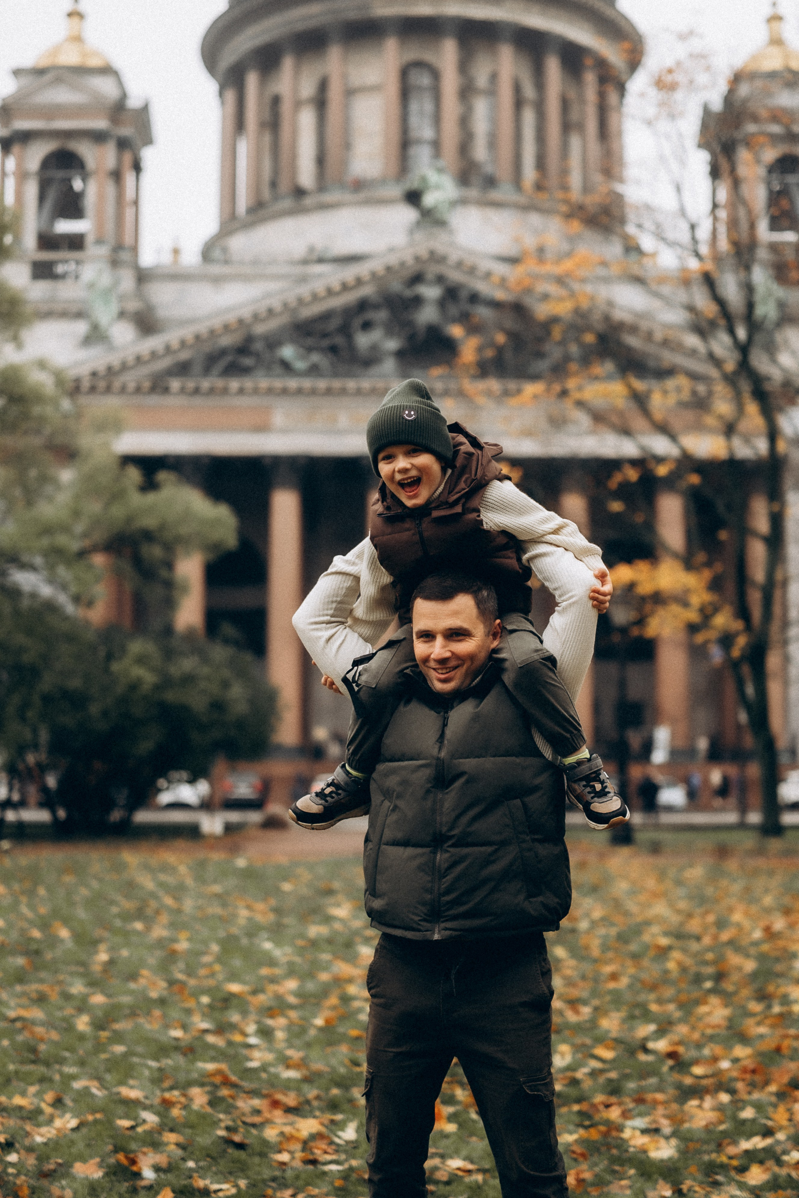 Осенняя семейная прогулка в центре Питера. Фотограф ПИТЕР СПБ Надежда Баранова