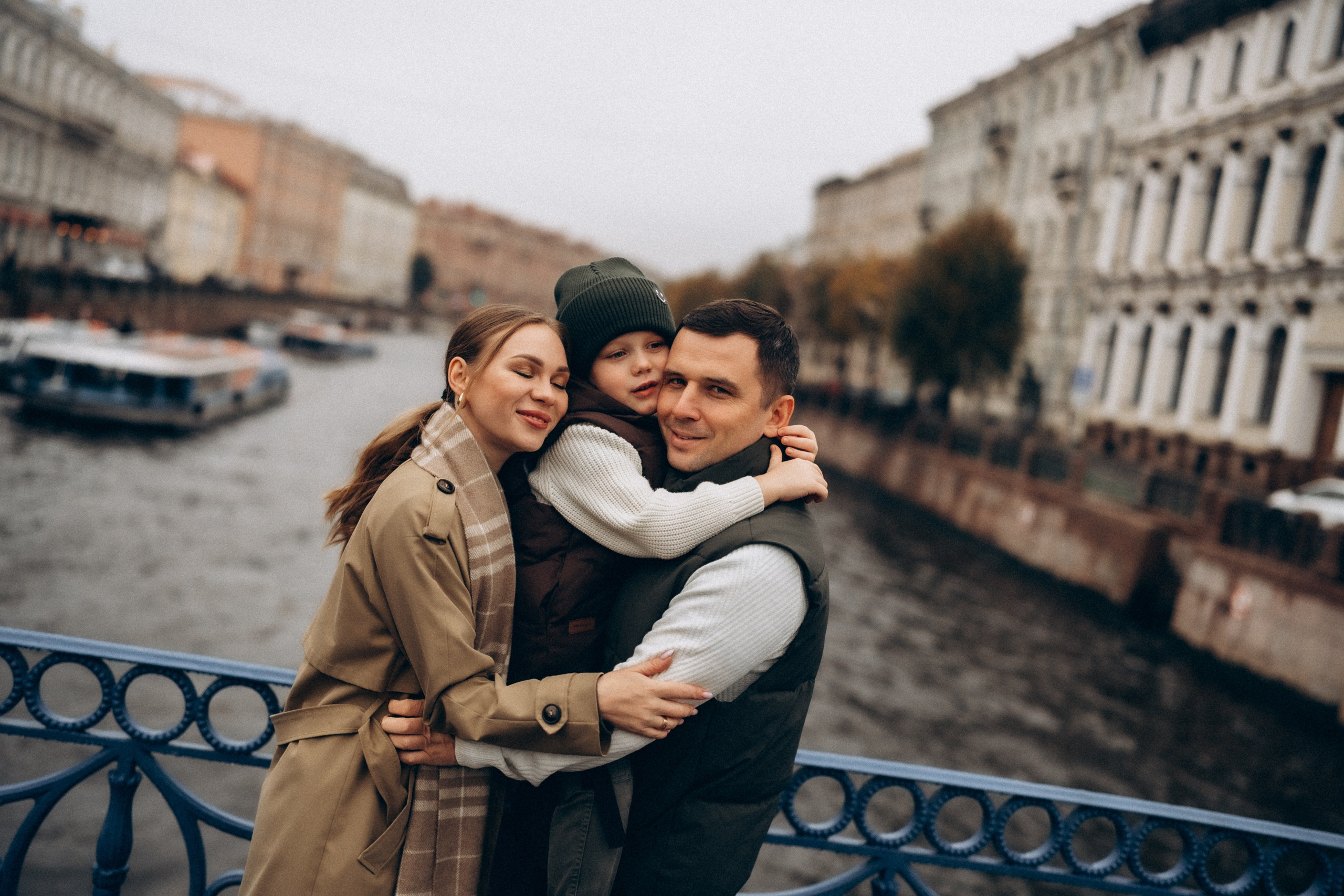 Осенняя семейная прогулка в центре Питера. Фотограф ПИТЕР СПБ Надежда Баранова