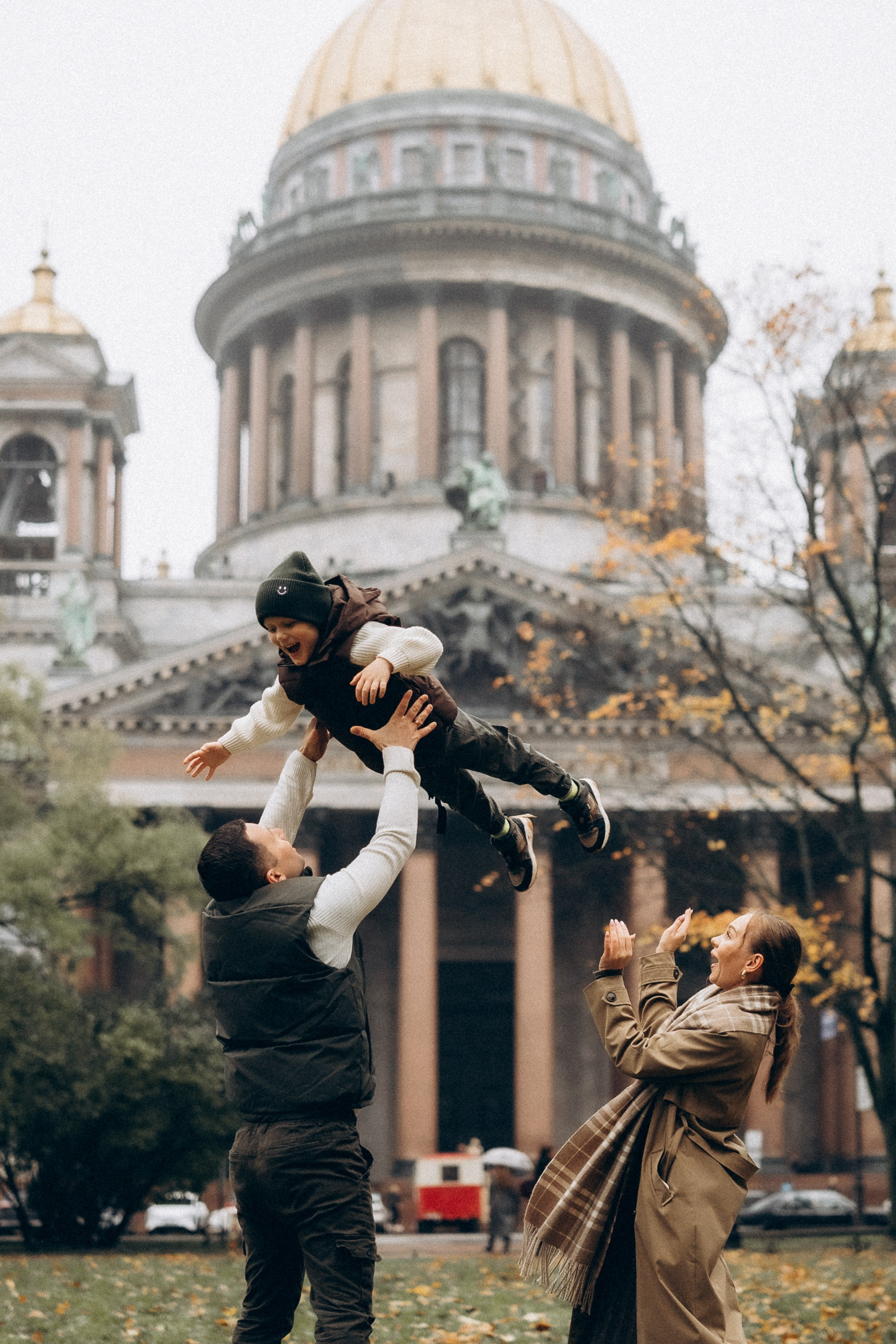 Осенняя семейная прогулка в центре Питера. Фотограф ПИТЕР СПБ Надежда Баранова