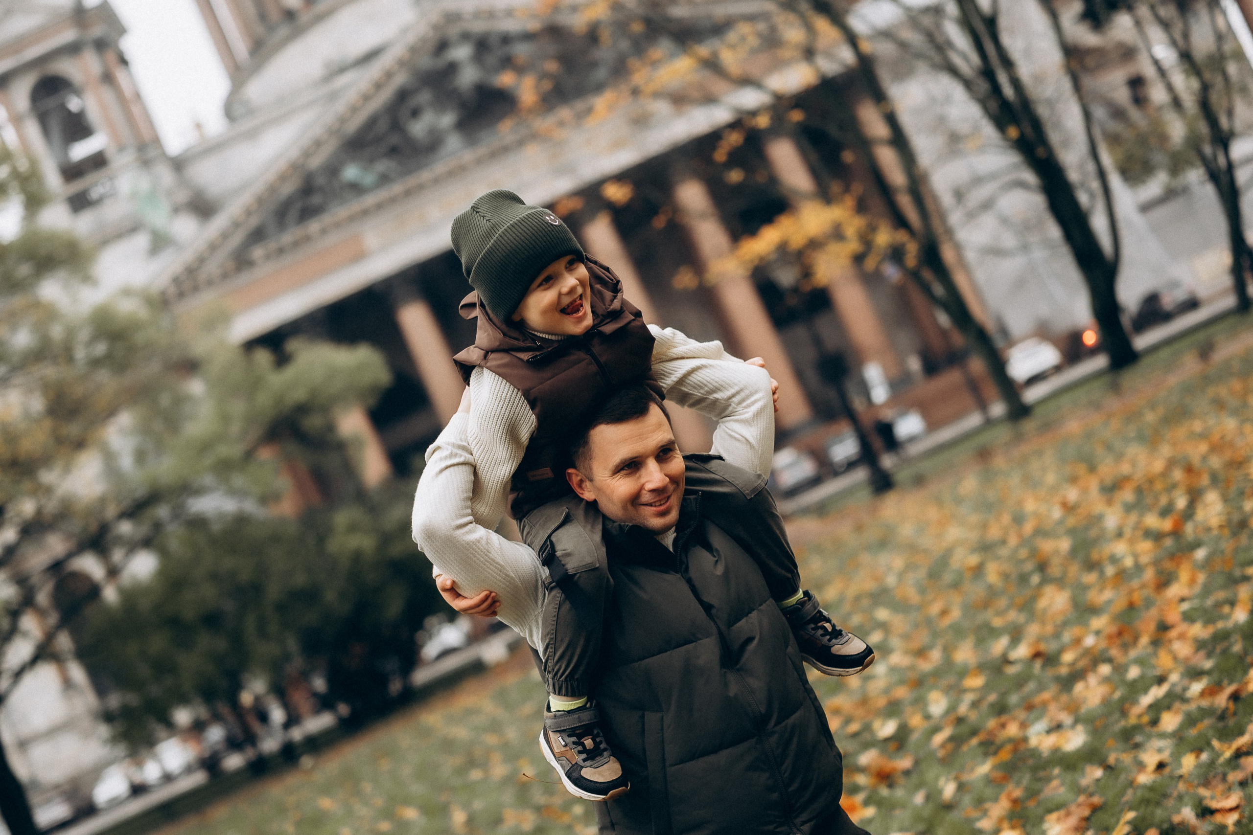 Осенняя семейная прогулка в центре Питера. Фотограф ПИТЕР СПБ Надежда Баранова