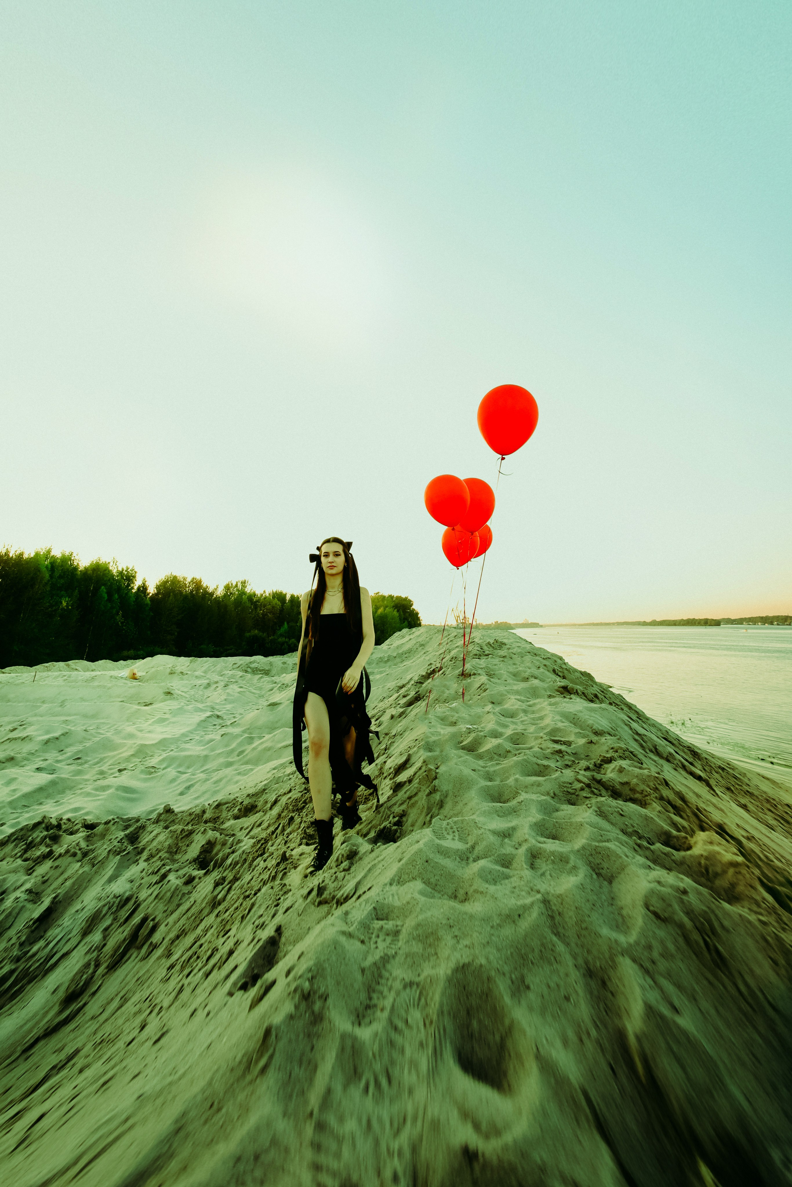 RED BUBBLES. Sun Betty — кинофотограф Элизабет