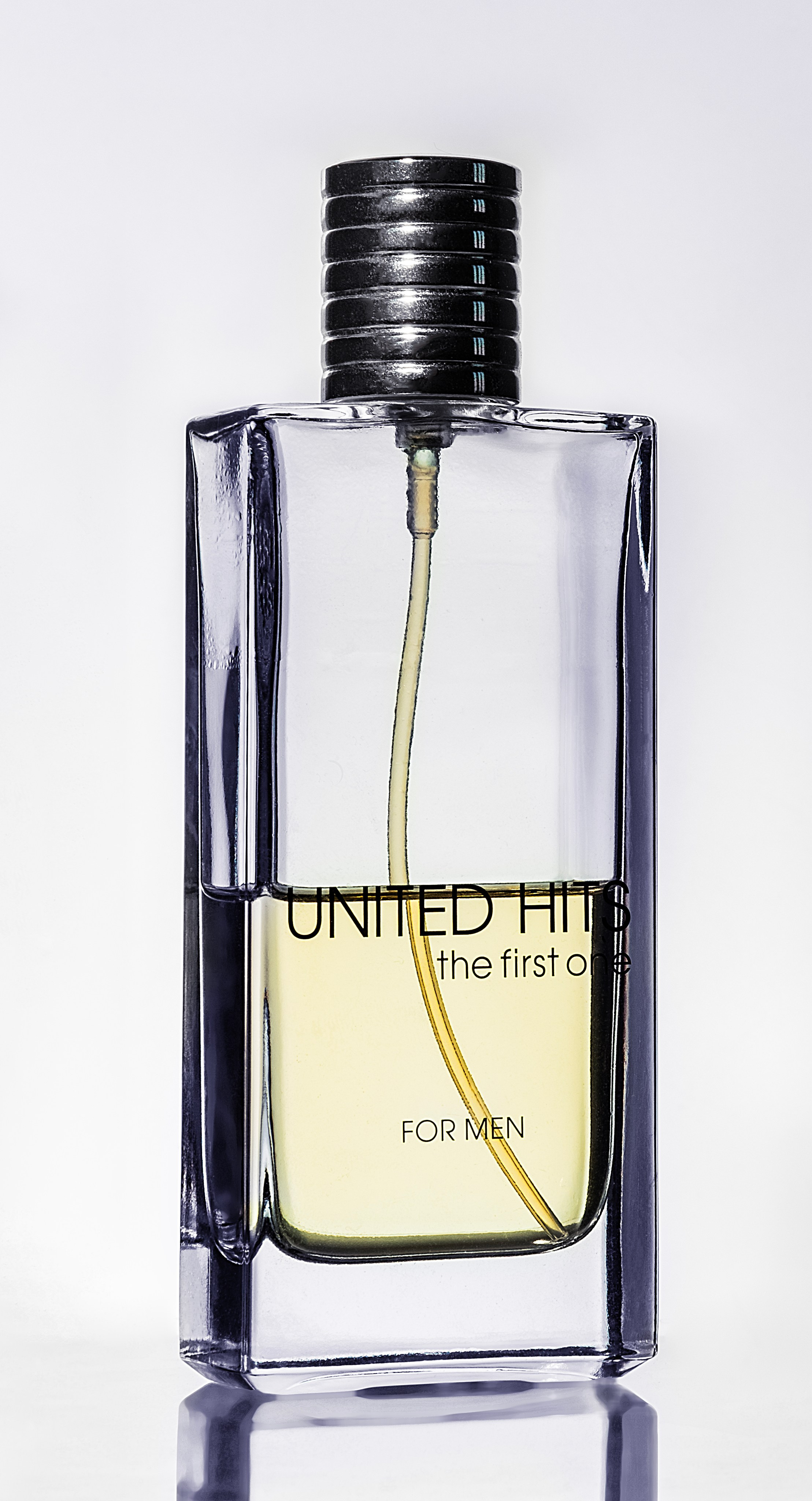 Я  фотограф. Работаю в городе Москва,