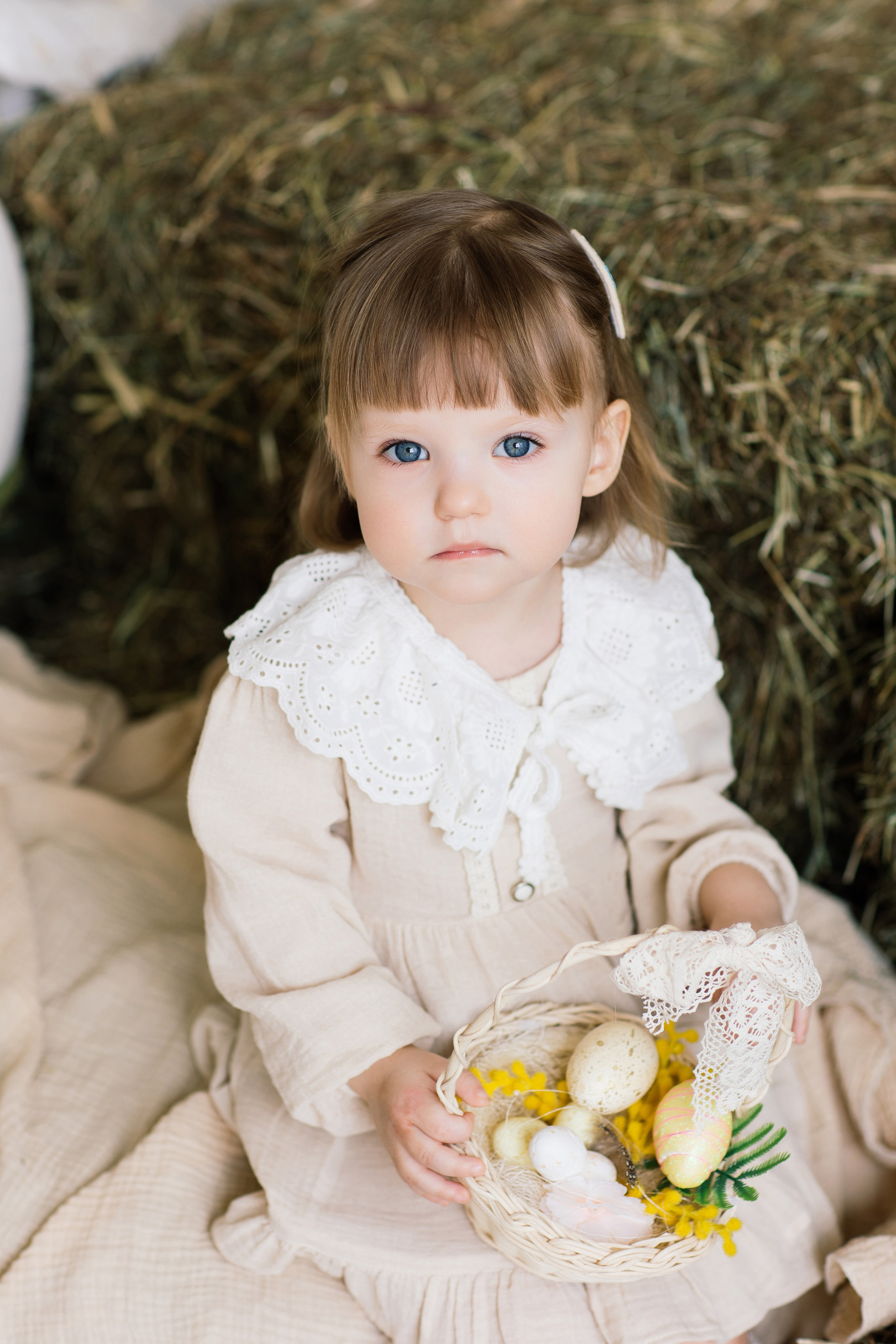 Варя и Мира фотосессия к Пасхе. Семейный фотограф Толстикова Кристина