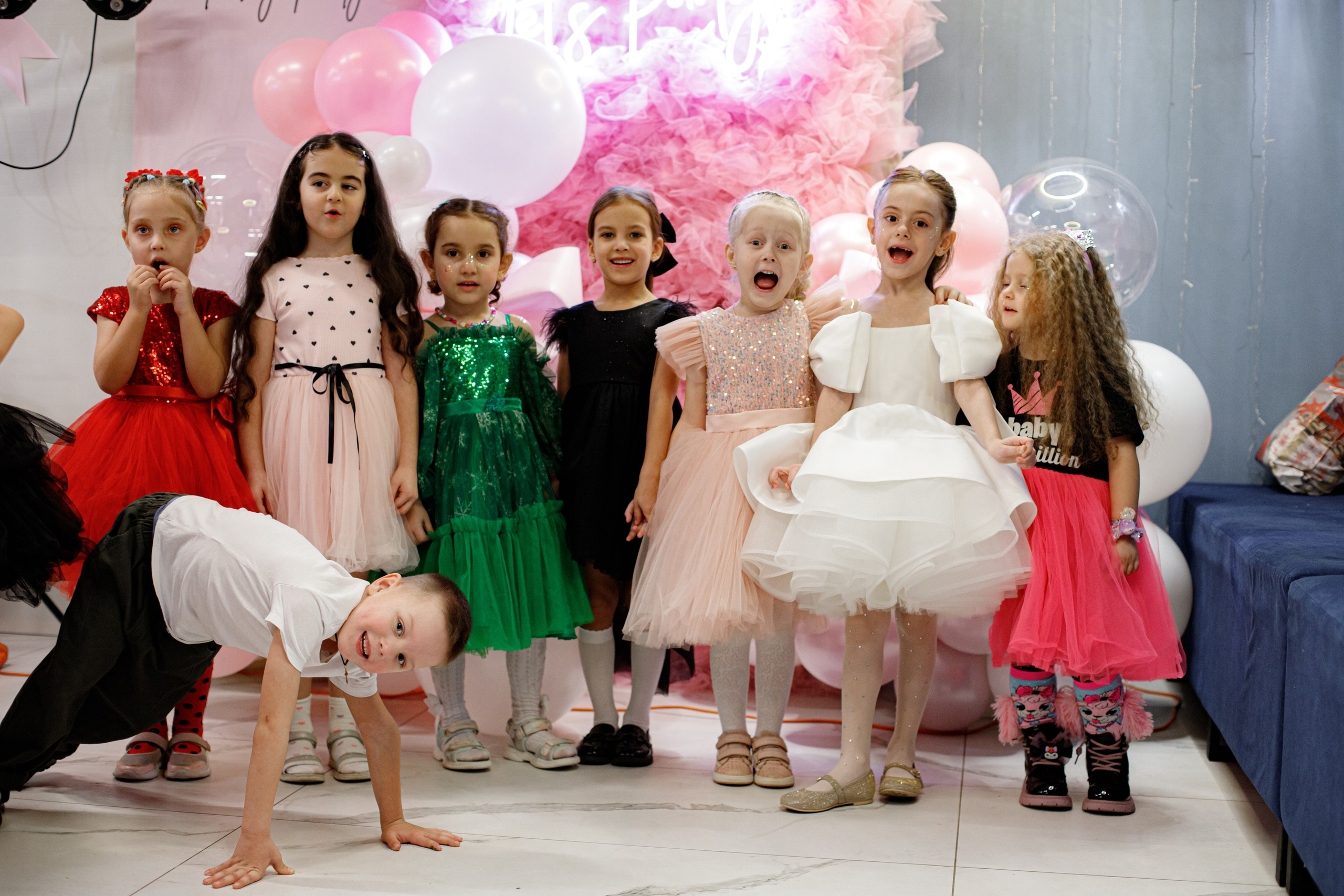 ASIA'S BIRTHDAY PARTY. Photokarish