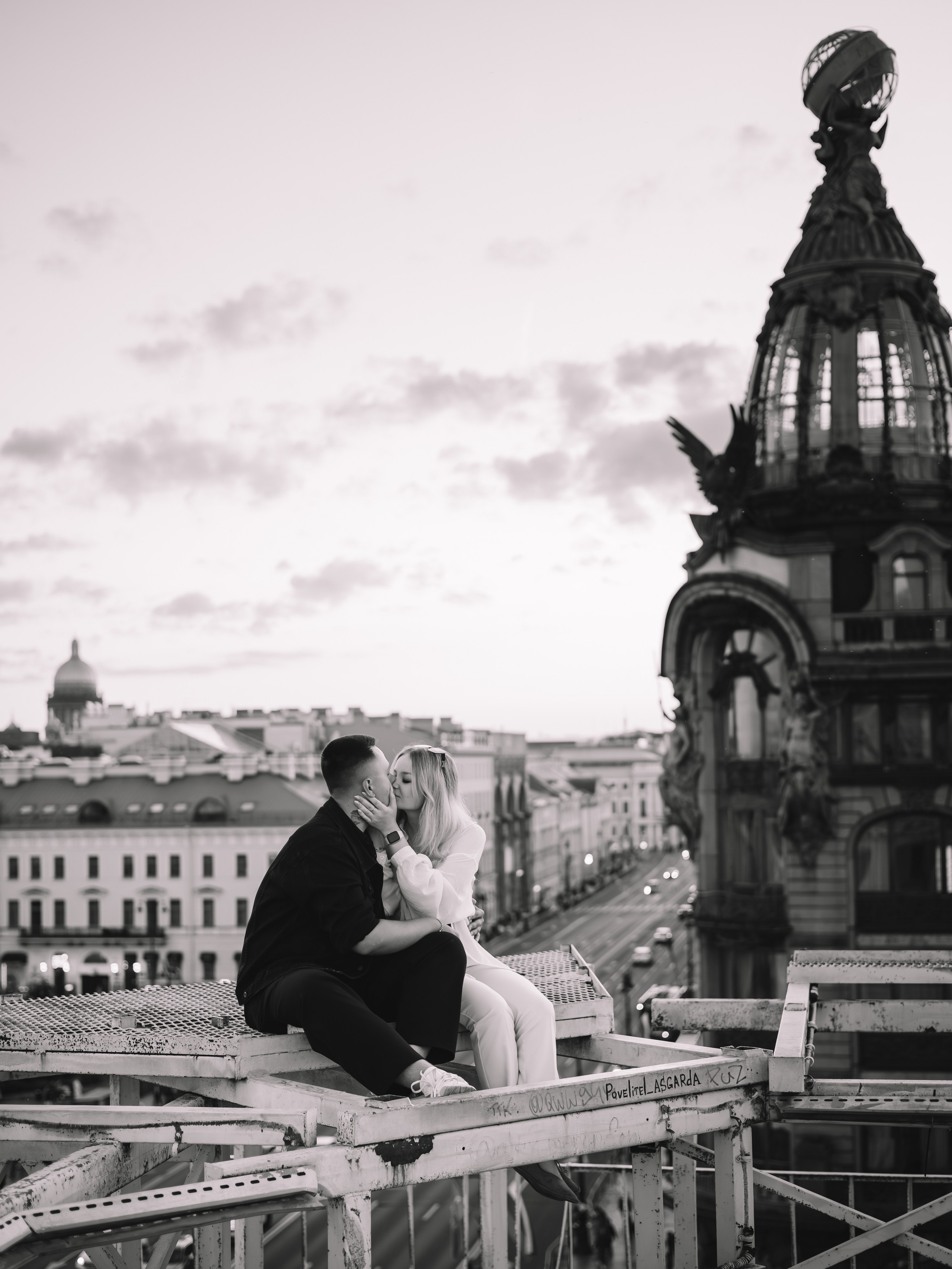 На крыше. Семейный фотограф в Санкт-Петербурге. Запечатление мгновений и ярких воспоминаний в Вашей жизни