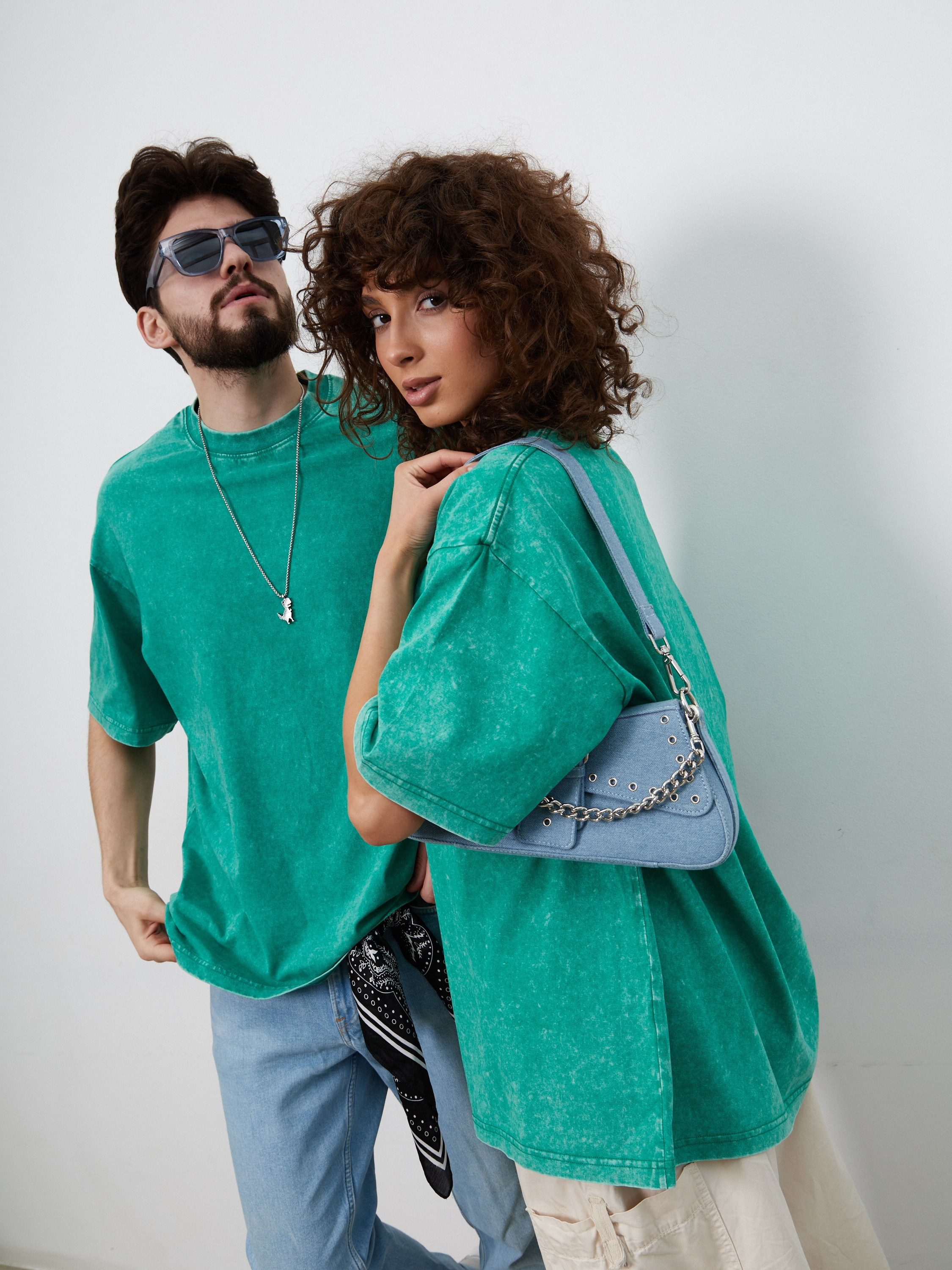 Фотосъемка футболок тай дай Екатеринбург Wildberries ВБ Ozon Озон фотосессия одежды Екб заказать цена фотосъемка товара WB варенки Екб. Фотограф Екатеринбург Анастасия Жерновская | Маркетплейсы и нейрофото