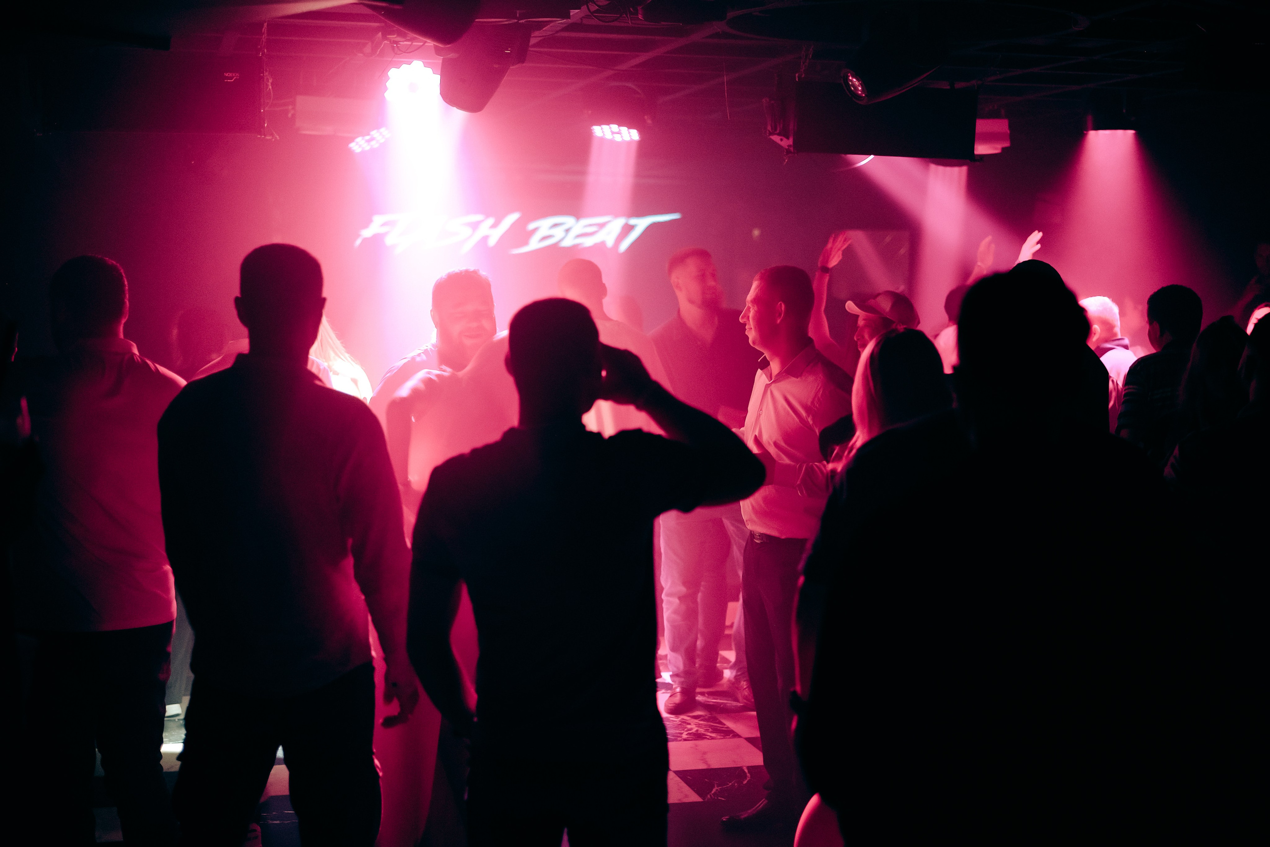 DUKE. Репортажный и клубный фотограф Москва