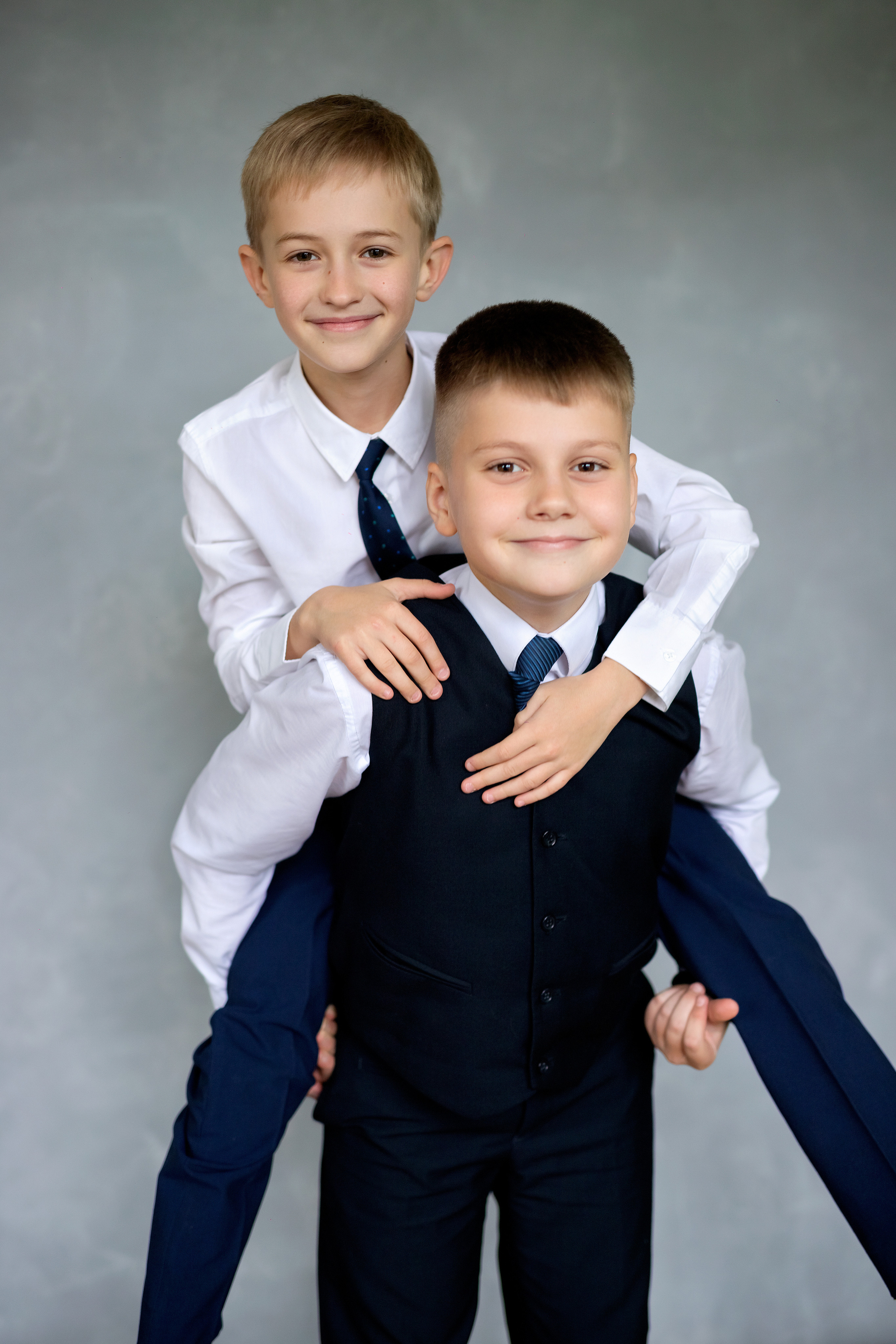 НАЧАЛЬНАЯ ШКОЛА. Фотокомпания «Алые паруса» выпускные альбомы Москва и МО