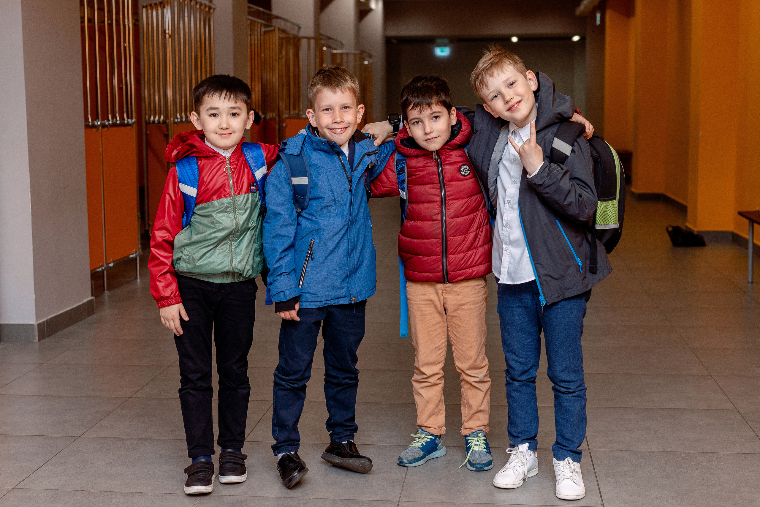 НАЧАЛЬНАЯ ШКОЛА. Фотокомпания «Алые паруса» выпускные альбомы Москва и МО