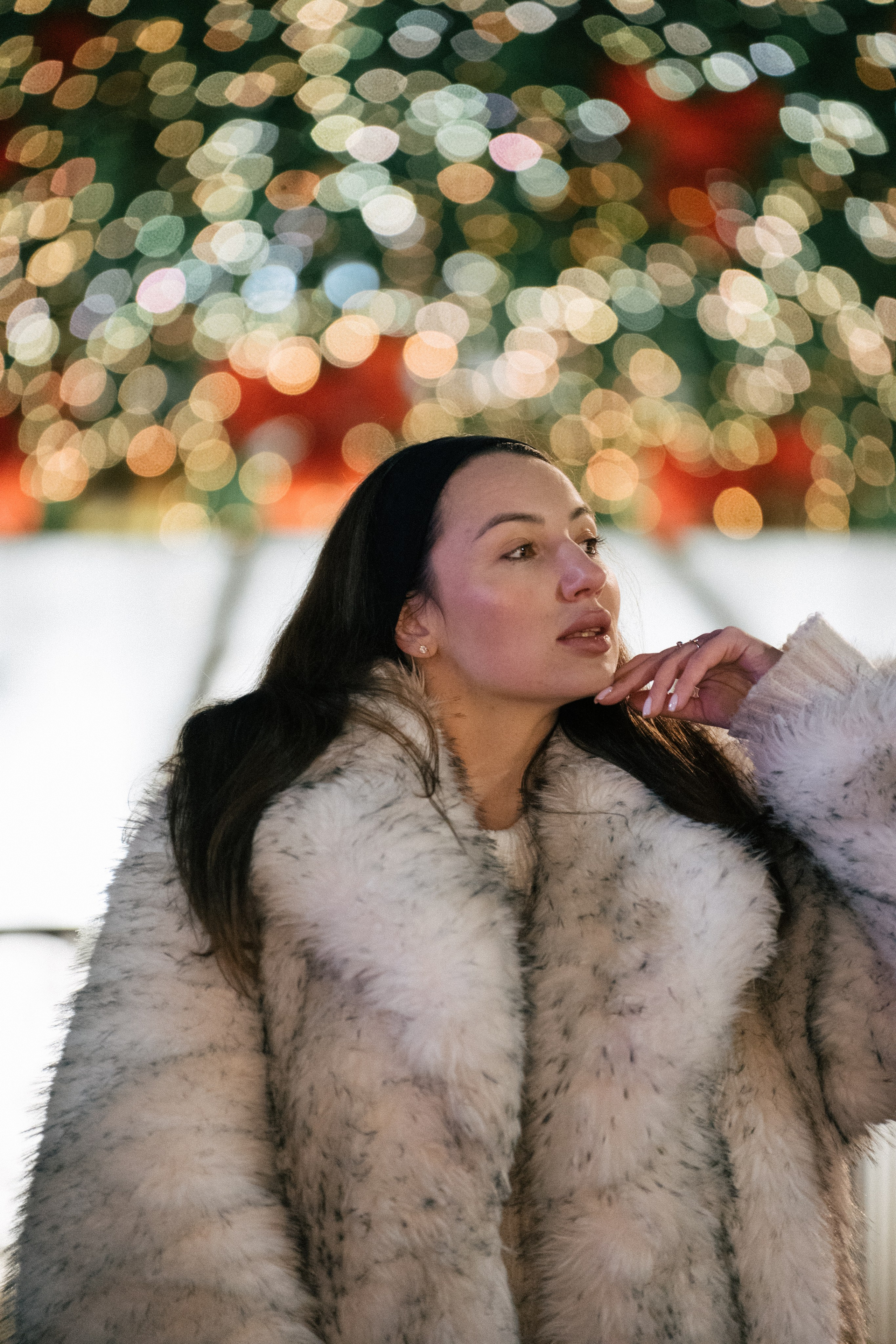 ПРОГУЛКА НА МАНЕЖНОЙ ПЛОЩАДИ ДЛЯ ДЕВУШКИ ПЕРЕД НОВЫМ ГОДОМ (НОВОГОДНЯЯ ФОТОСЕССИИЯ НА МАНЕЖНОЙ ПЛОЩАДИ). Профессиональный фотограф, Санкт-Петербург — Виктория Богомолова