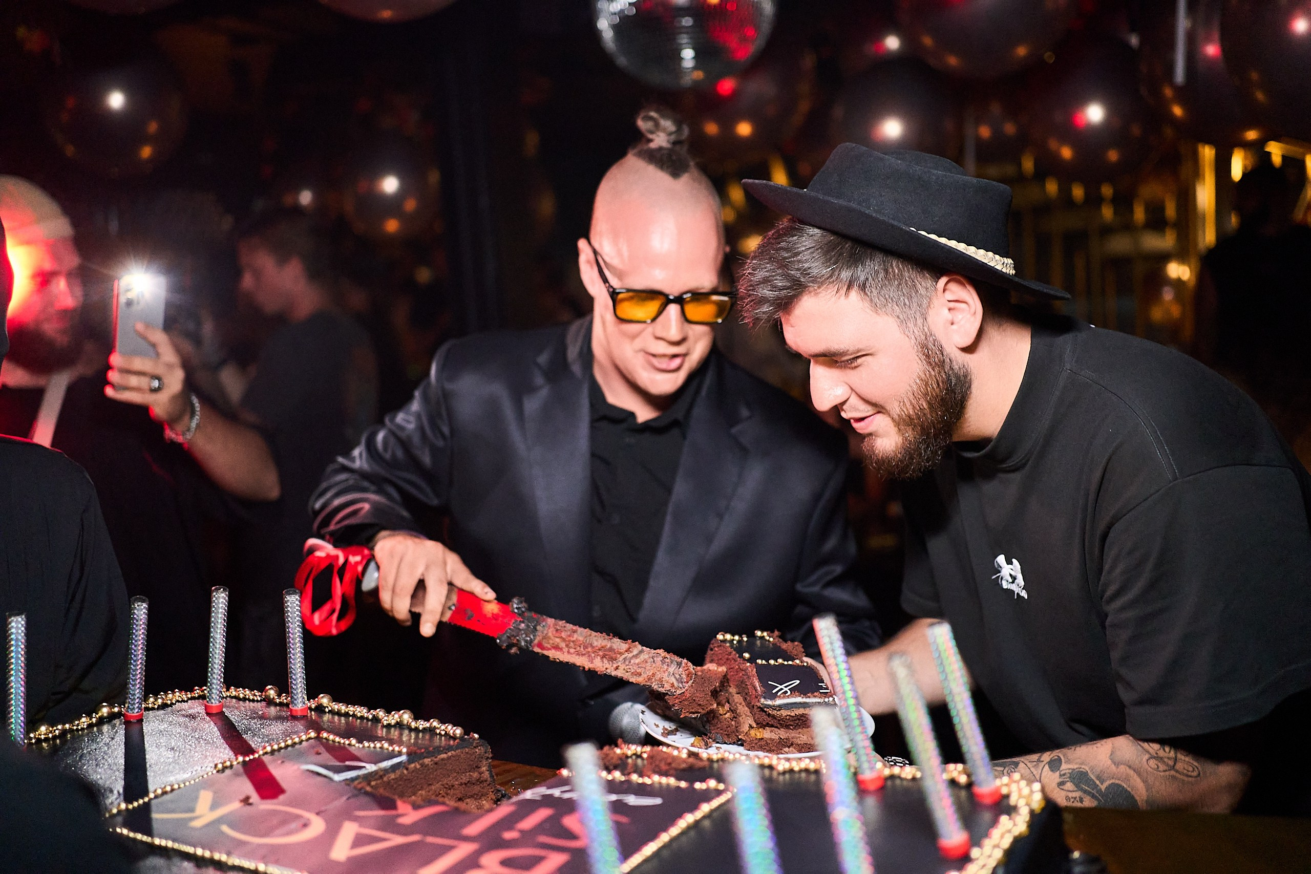 Black silk. Главная