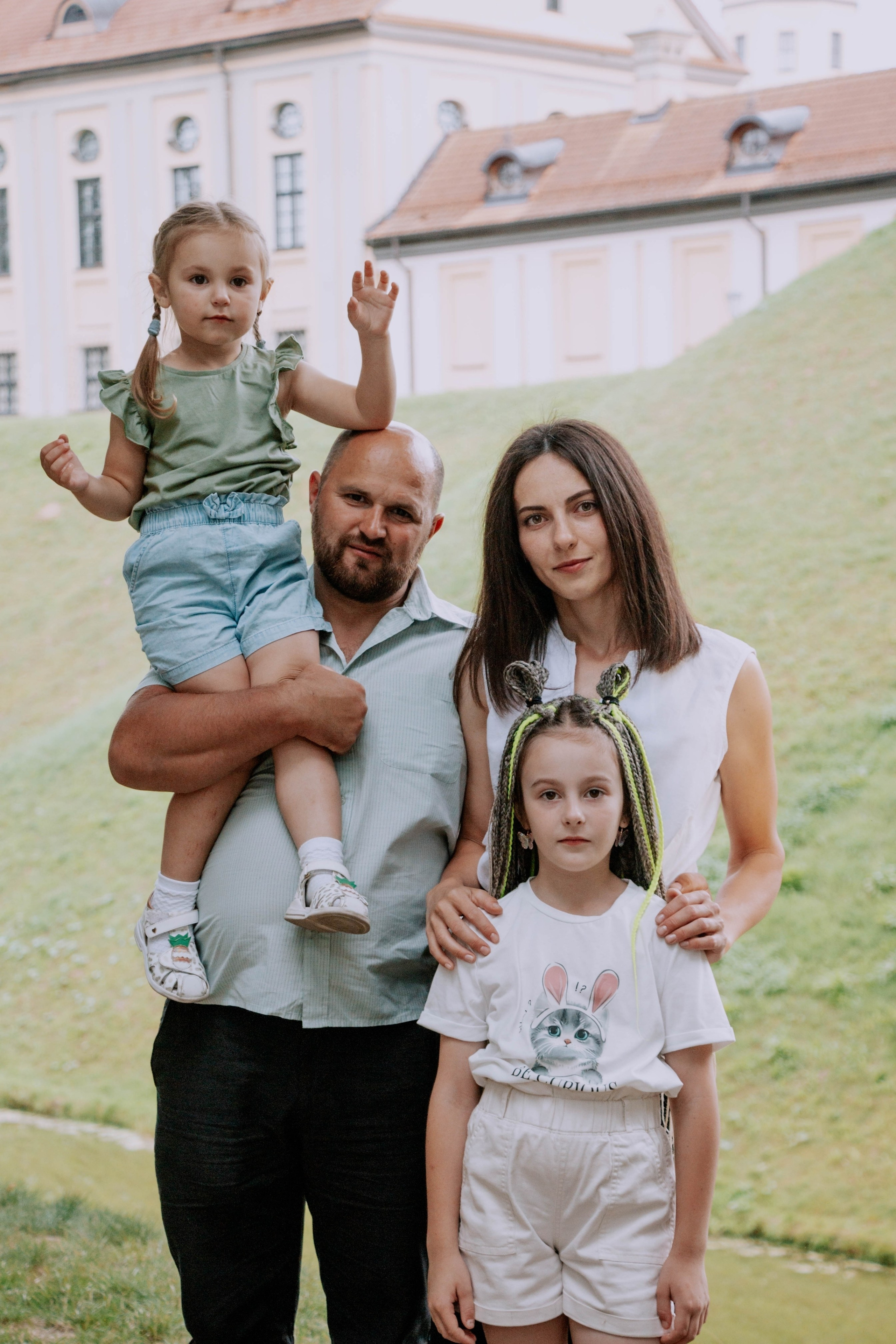 Алексей, Римма, Аннушка и Полина. Бережно сохраняю ваши чувства и истории на своих фотографиях