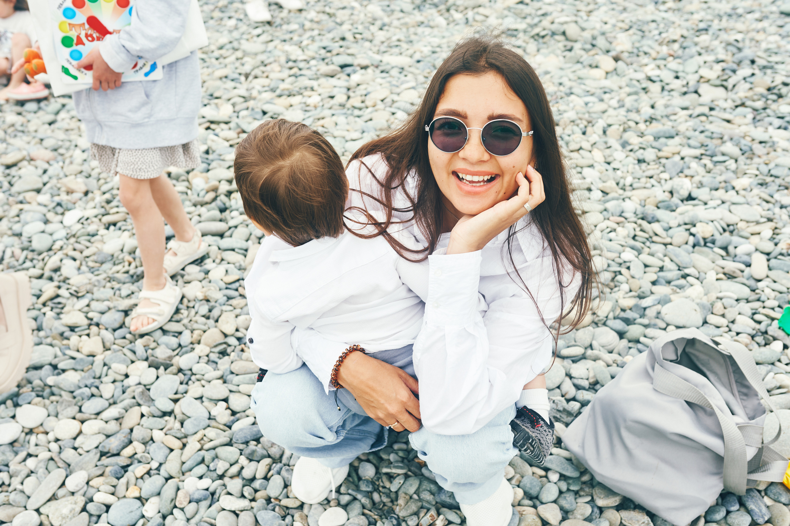 Репортажная съемка женского пикника на берегу Черного моря. Фотограф в Сочи Катя Гончарова