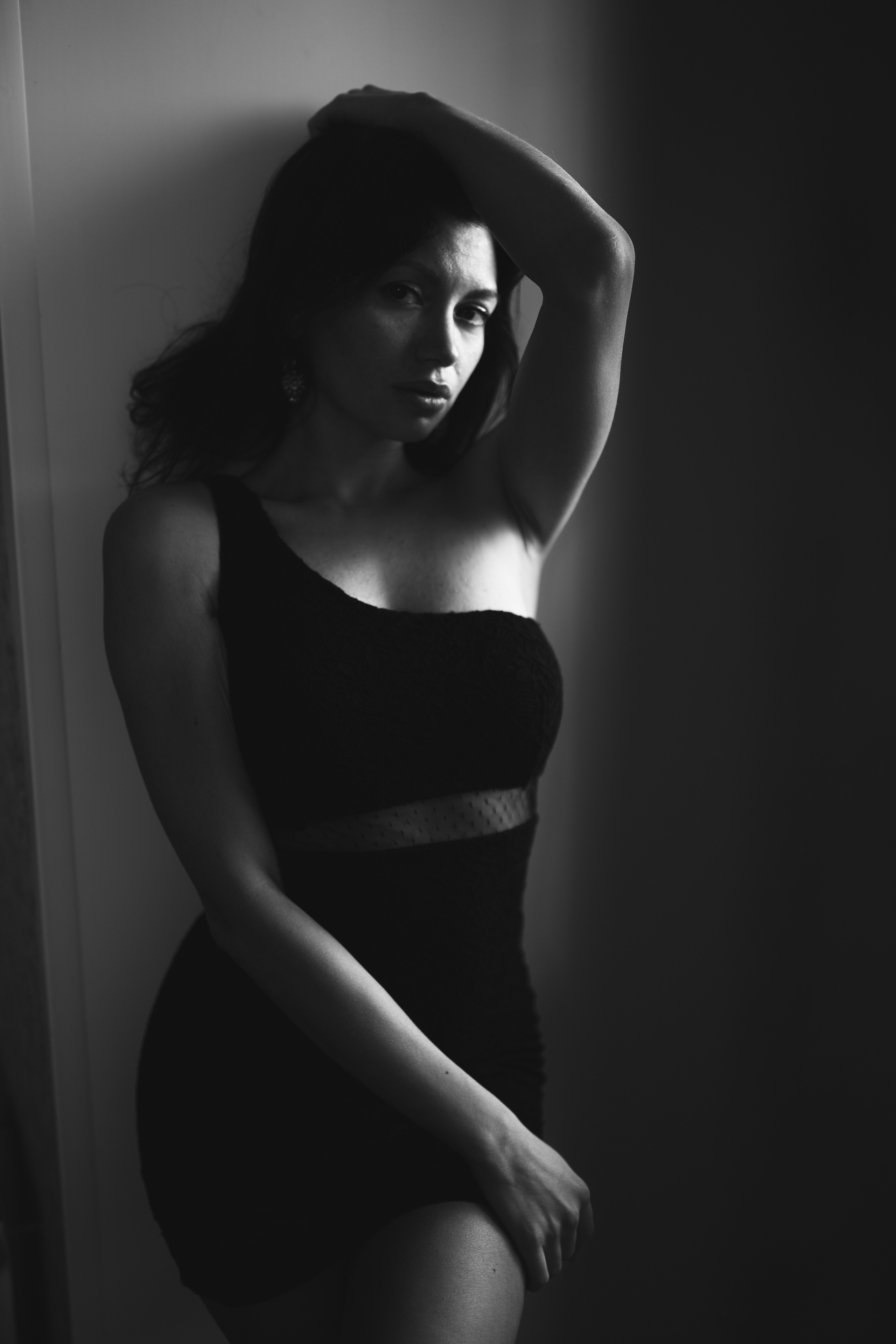 Фотосессия в черно белом стиле, женский черно-белый портрет. Фотограф в Сочи Катя Гончарова