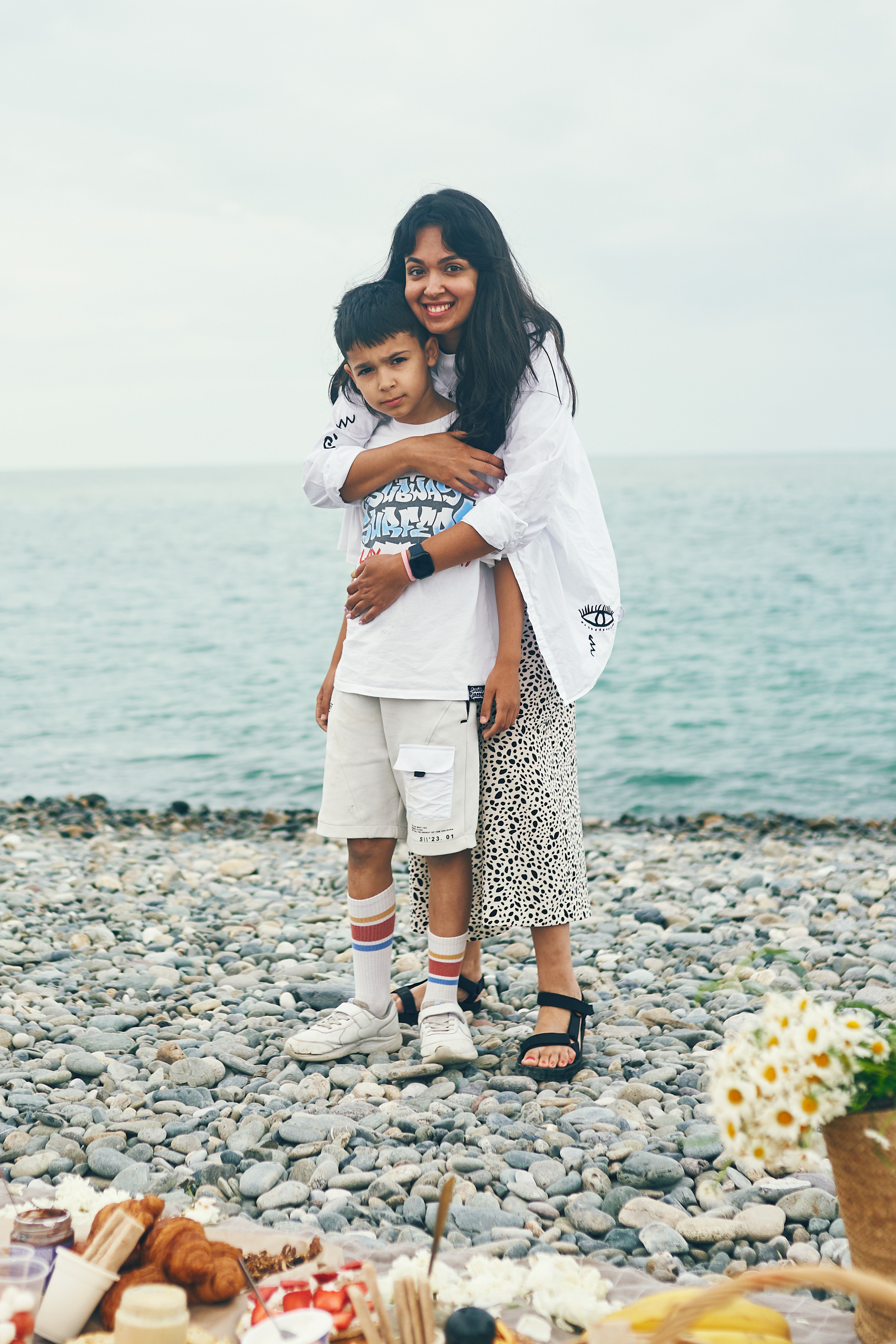 Репортажная съемка женского пикника на берегу Черного моря. Фотограф в Сочи Катя Гончарова