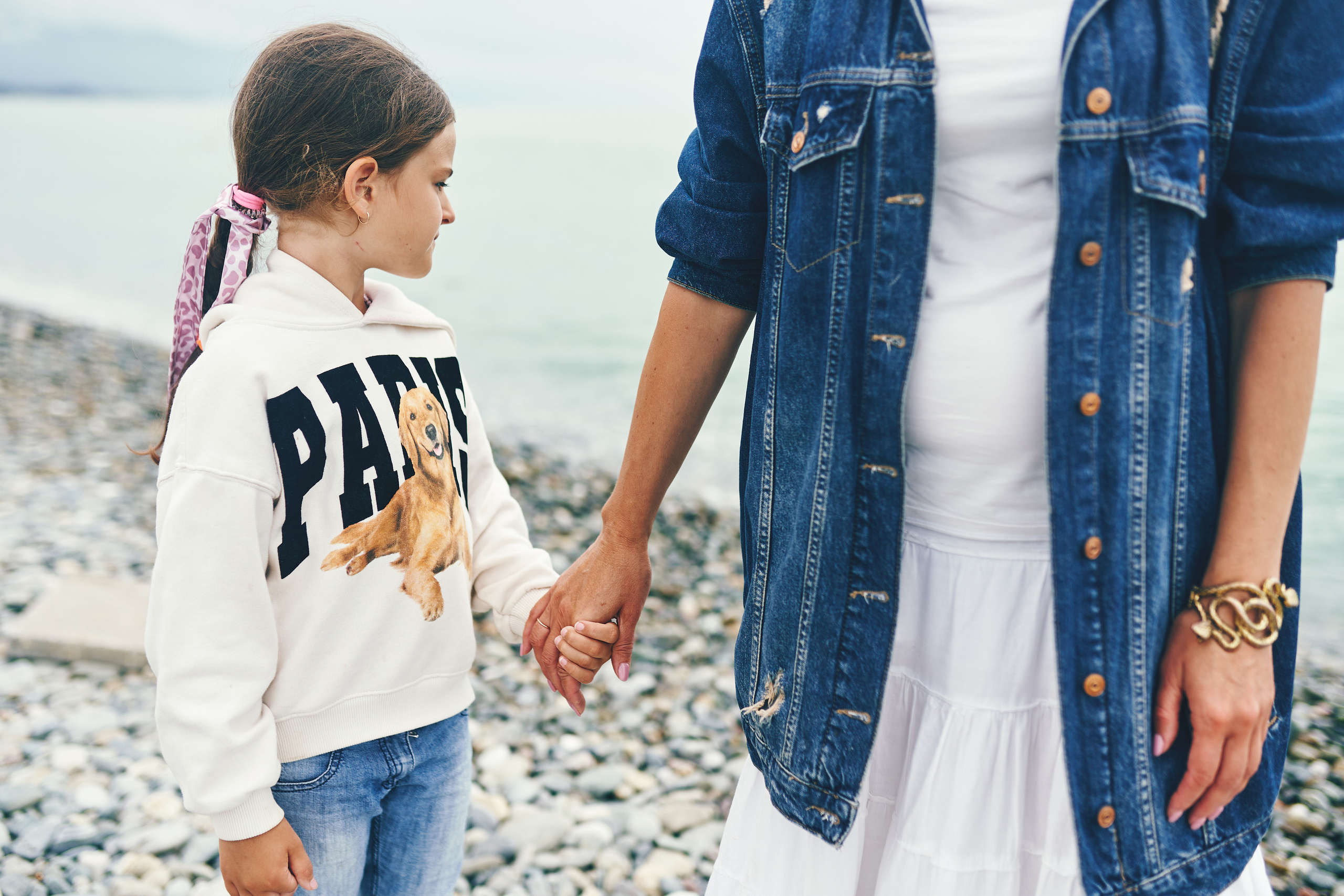 Репортажная съемка женского пикника на берегу Черного моря. Фотограф в Сочи Катя Гончарова