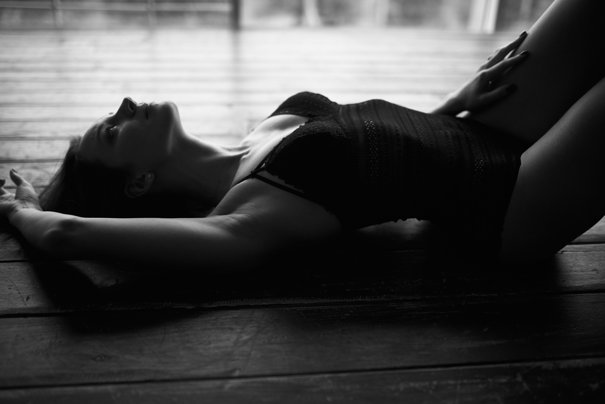 Фотосессия в черно белом стиле, женский черно-белый портрет. Фотограф в Сочи Катя Гончарова