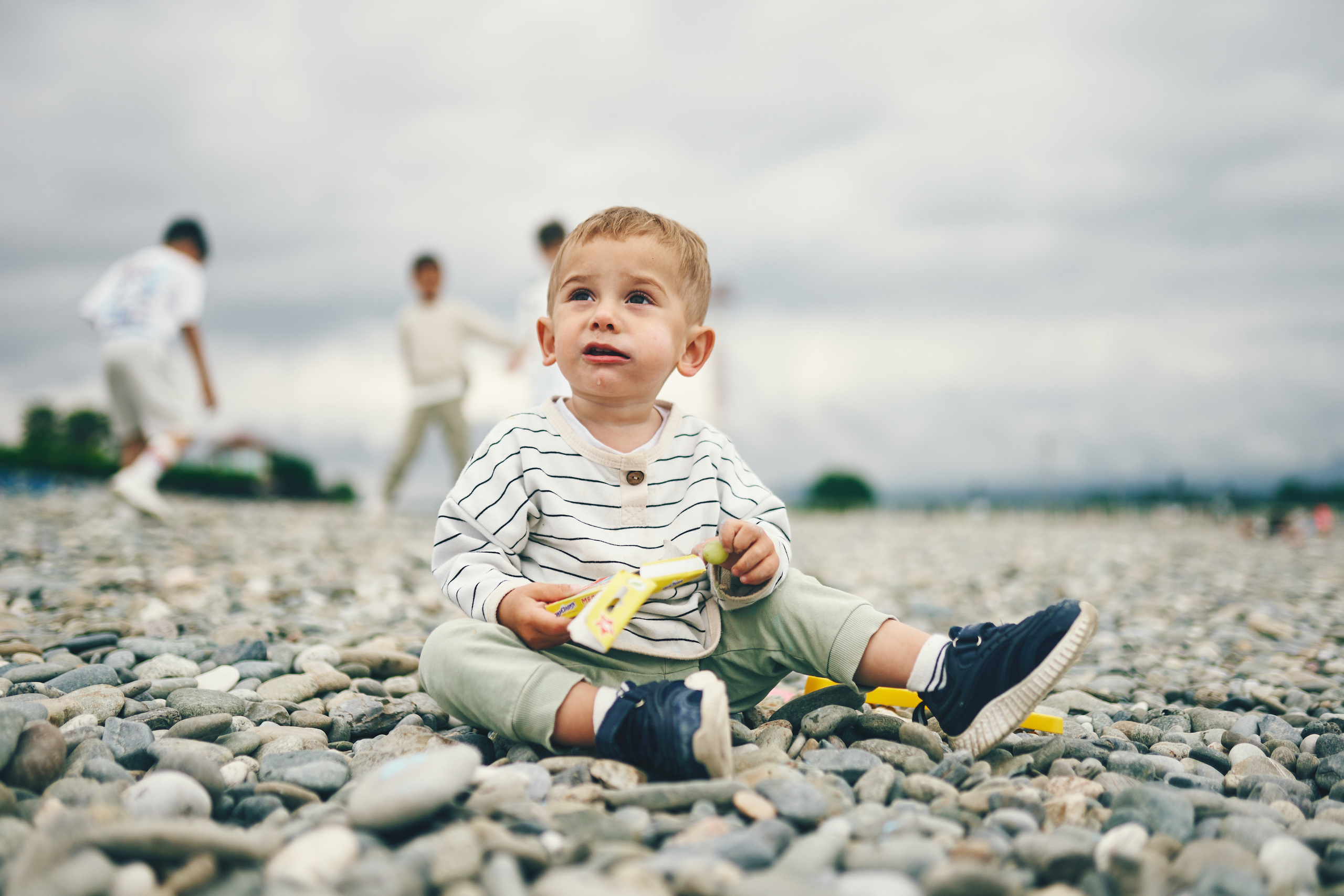 Репортажная съемка женского пикника на берегу Черного моря. Фотограф в Сочи Катя Гончарова