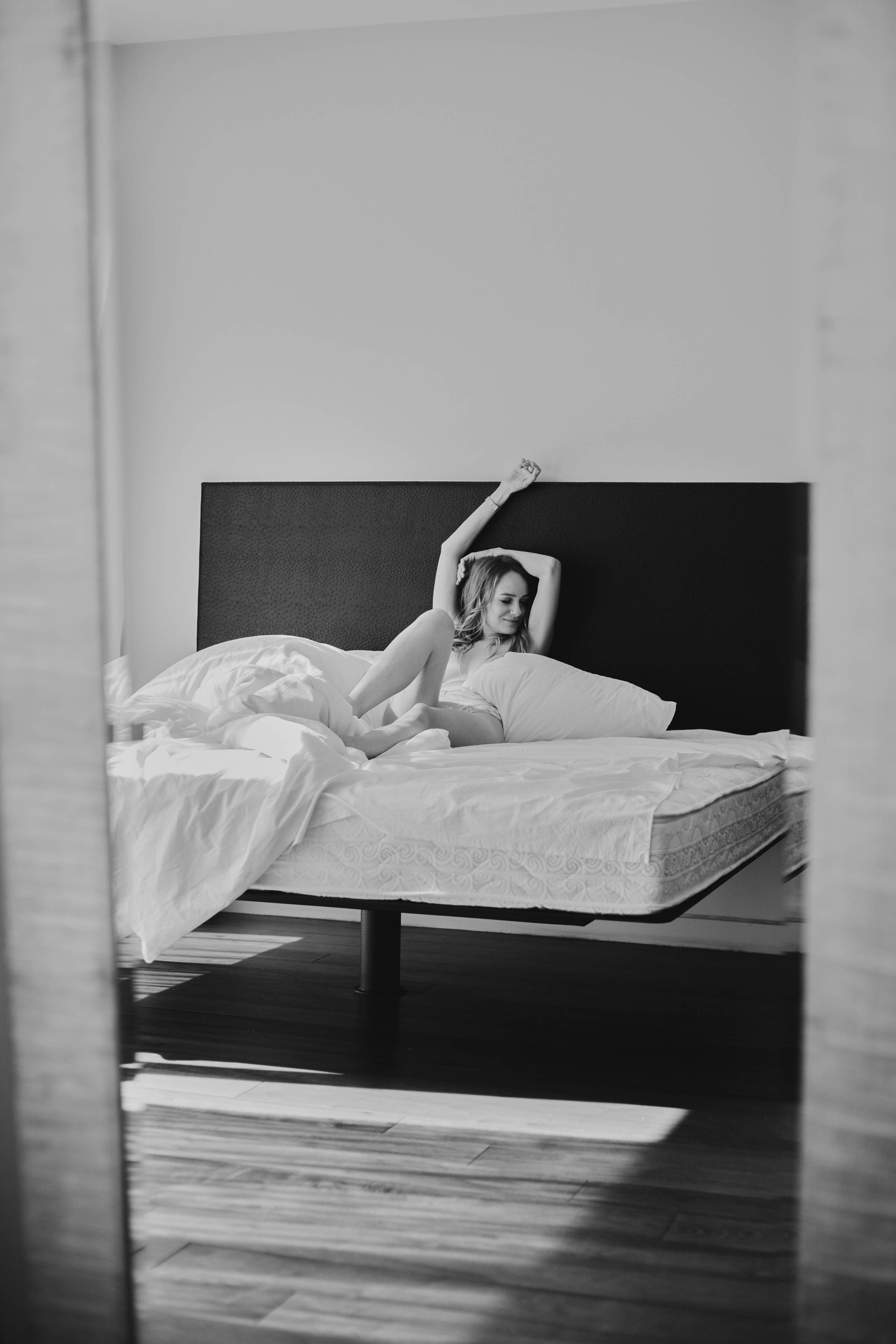 Фотосессия в черно белом стиле, женский черно-белый портрет. Фотограф в Сочи Катя Гончарова