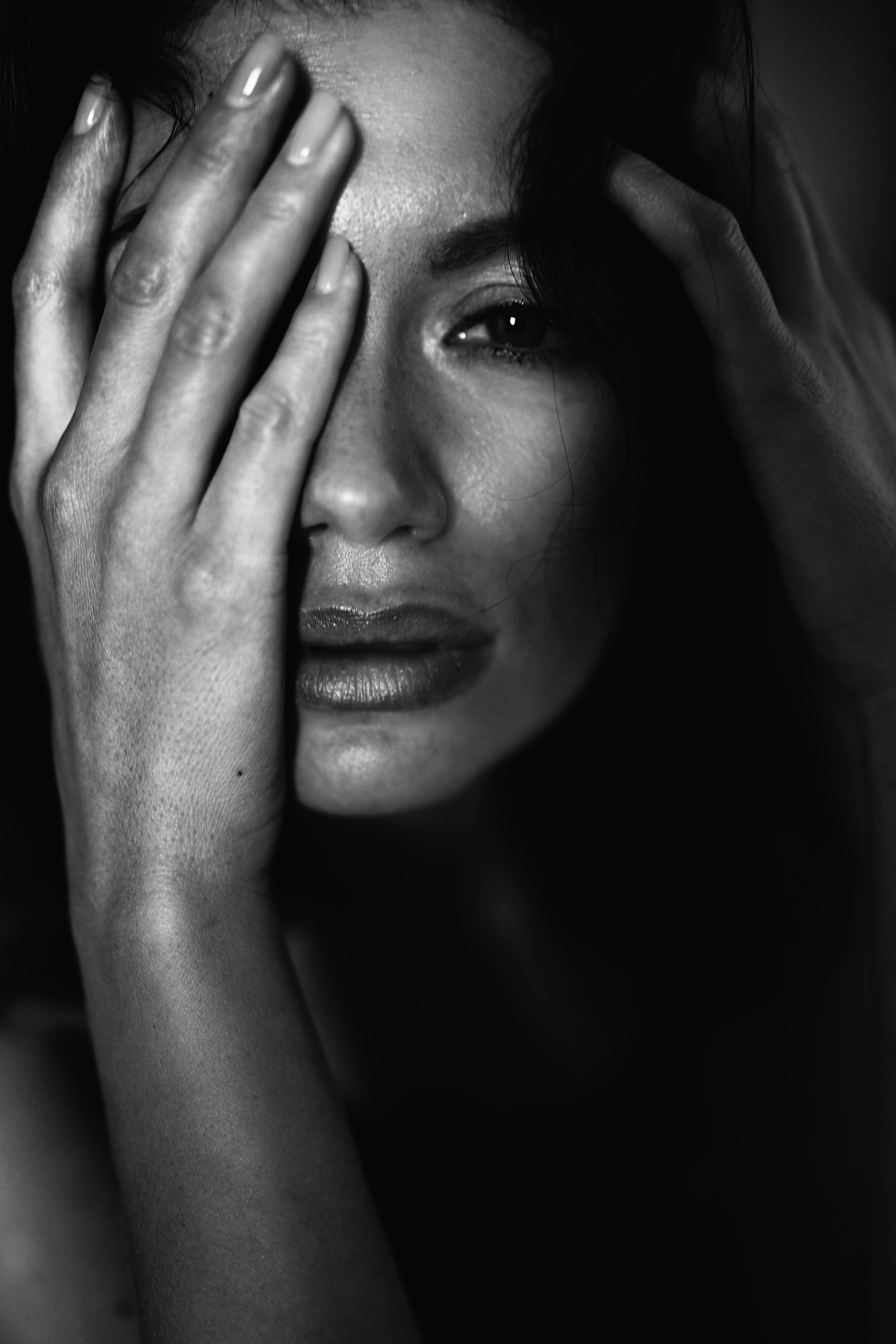 Фотосессия в черно белом стиле, женский черно-белый портрет. Фотограф в Сочи Катя Гончарова