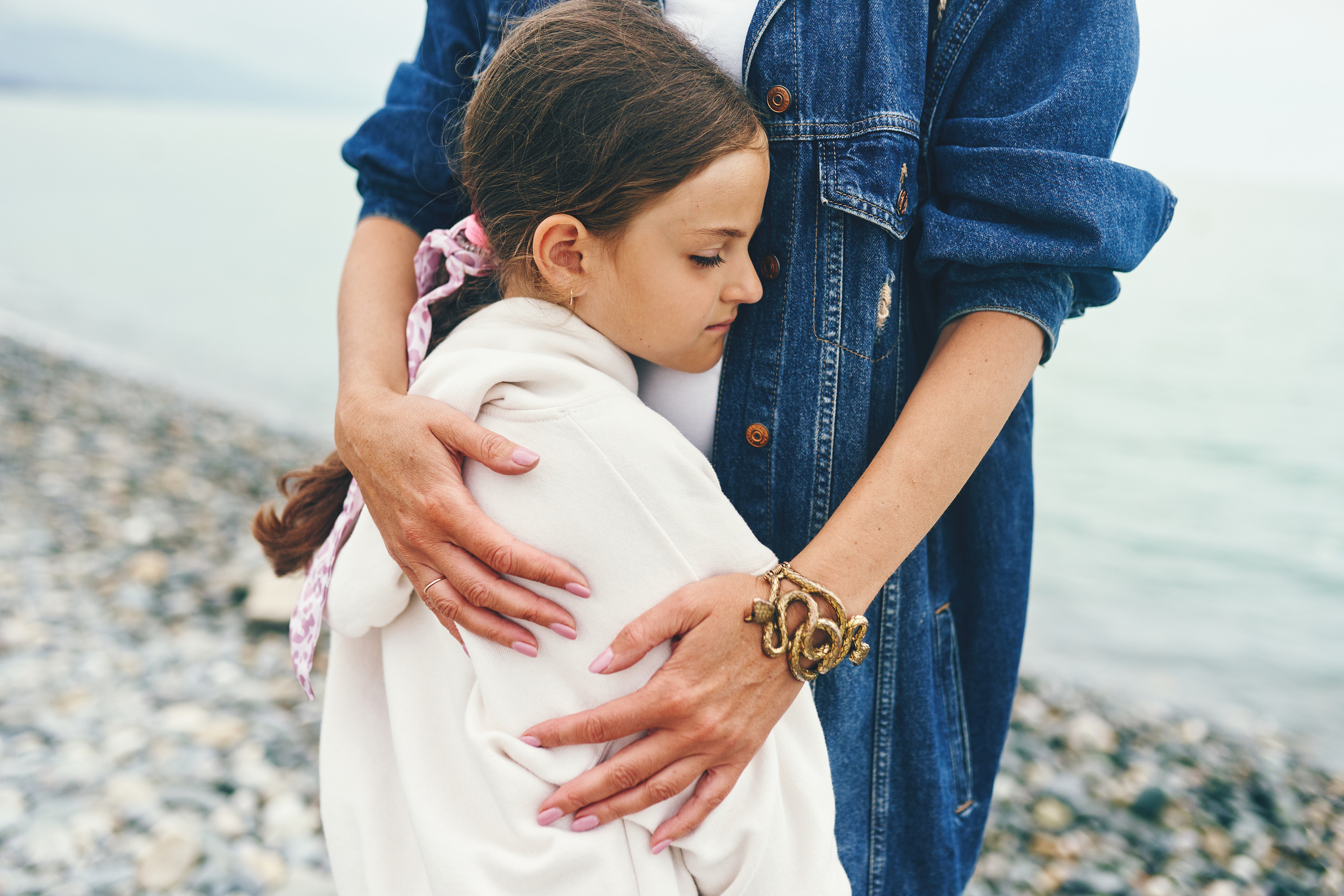 Репортажная съемка женского пикника на берегу Черного моря. Фотограф в Сочи Катя Гончарова