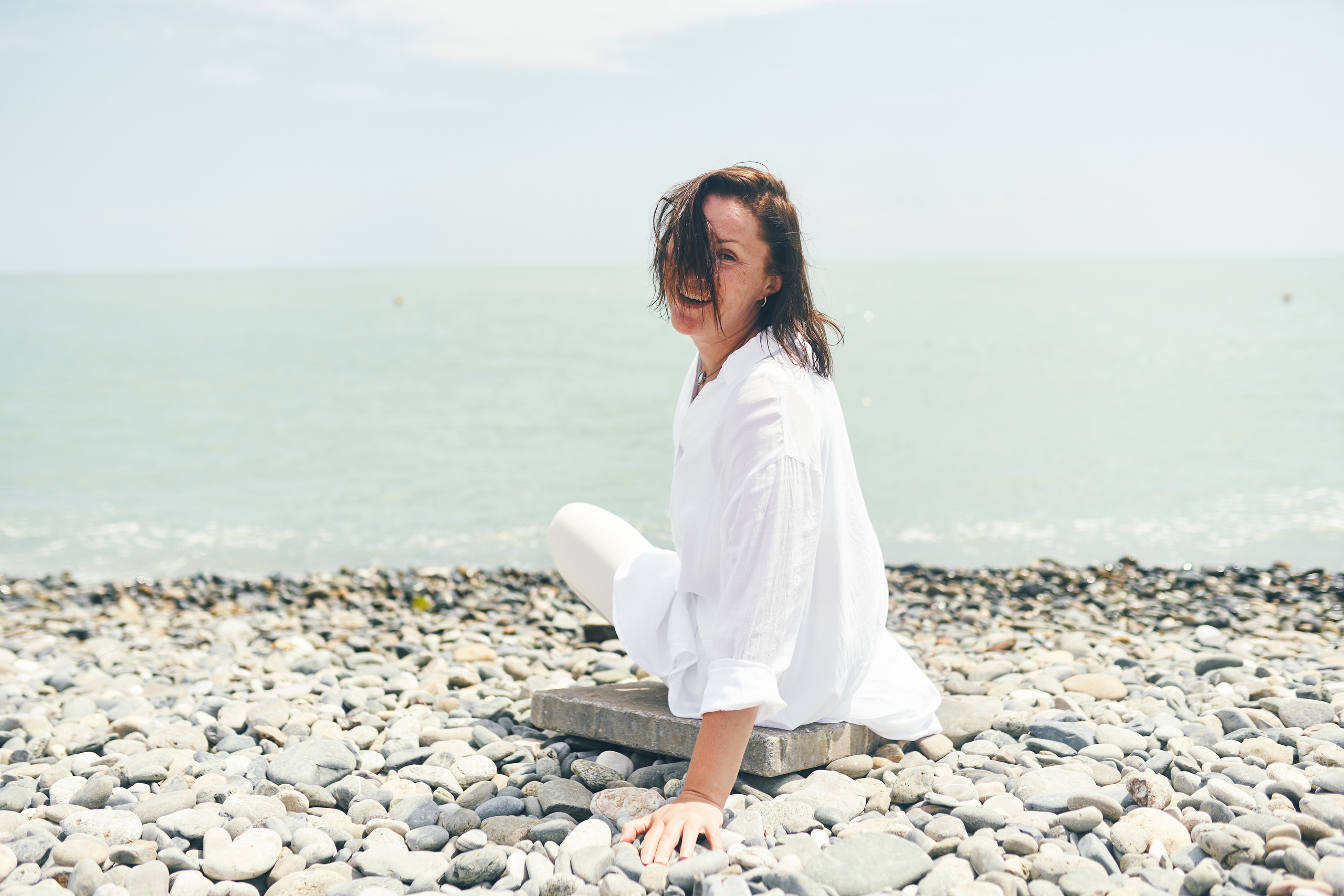 Репортажная съемка женского пикника на берегу Черного моря. Фотограф в Сочи Катя Гончарова