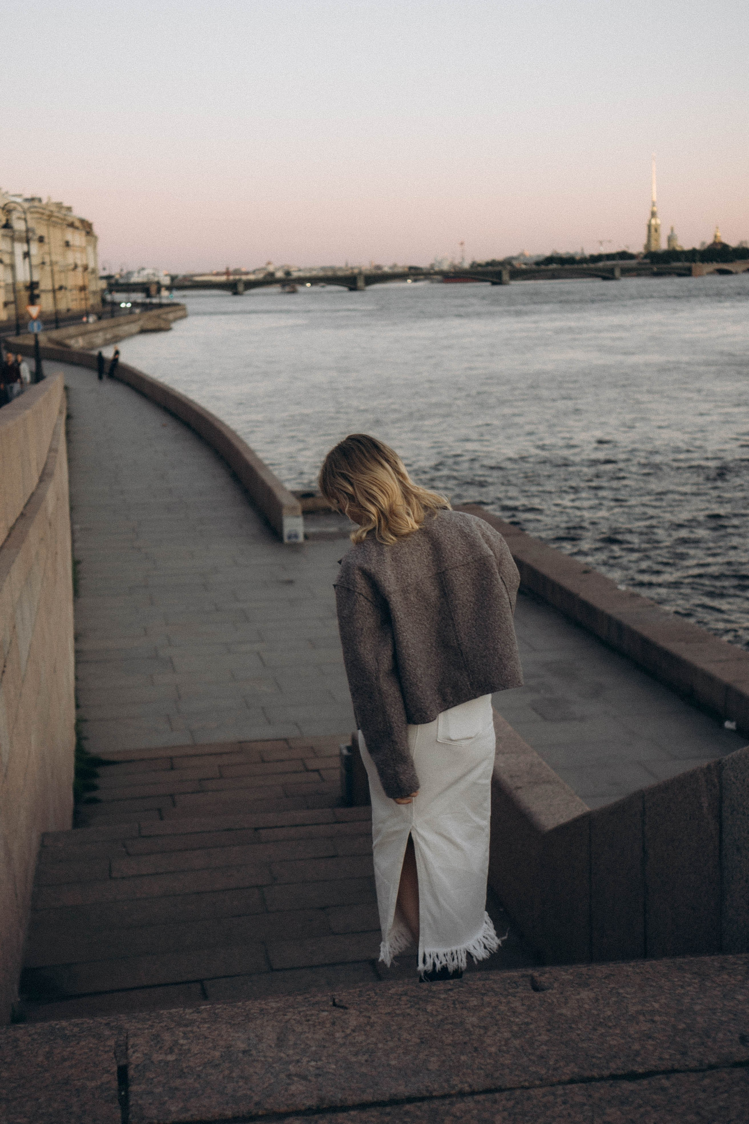ПРОГУЛКА ПО ГОРОДУ В БЕЛЫЕ НОЧИ (другой вариант). Профессиональный фотограф, Санкт-Петербург — Виктория Богомолова