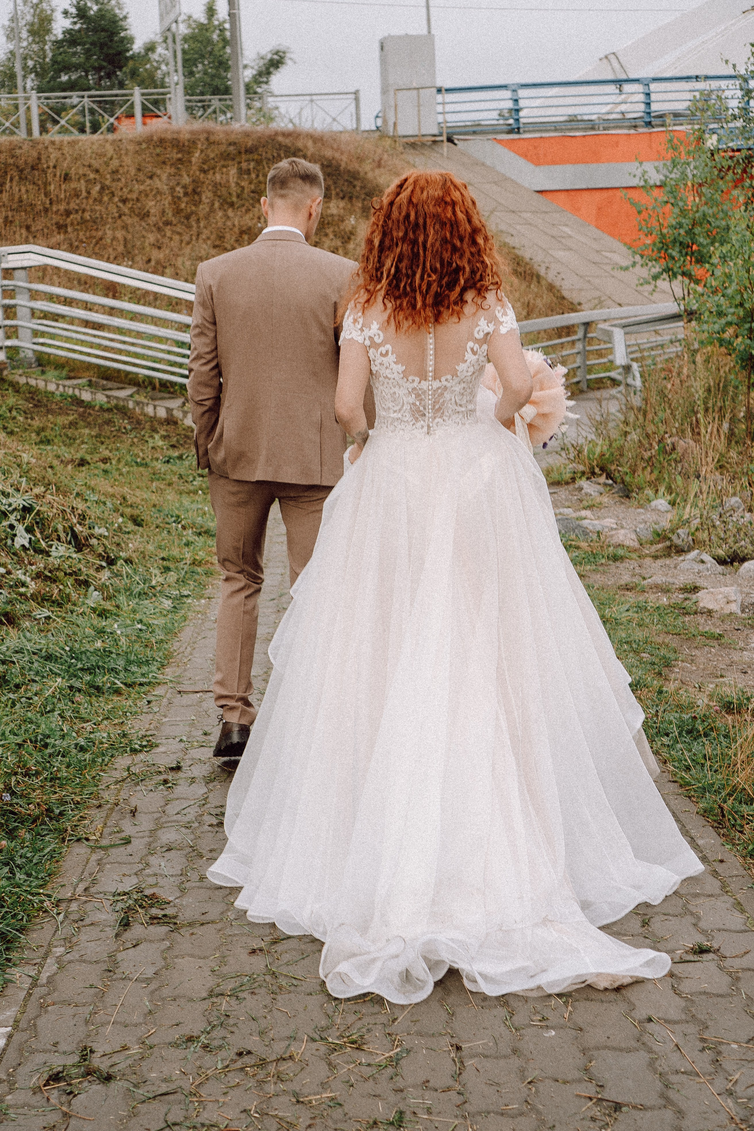 СВАДЕБНАЯ ФОТОСЕССИИЯ ПАРЫ В ГОРОДЕ ПРИОЗЕРСК В СОСНОВОМ ЛЕСУ И С ПИКАПОМ. Профессиональный фотограф, Санкт-Петербург — Виктория Богомолова