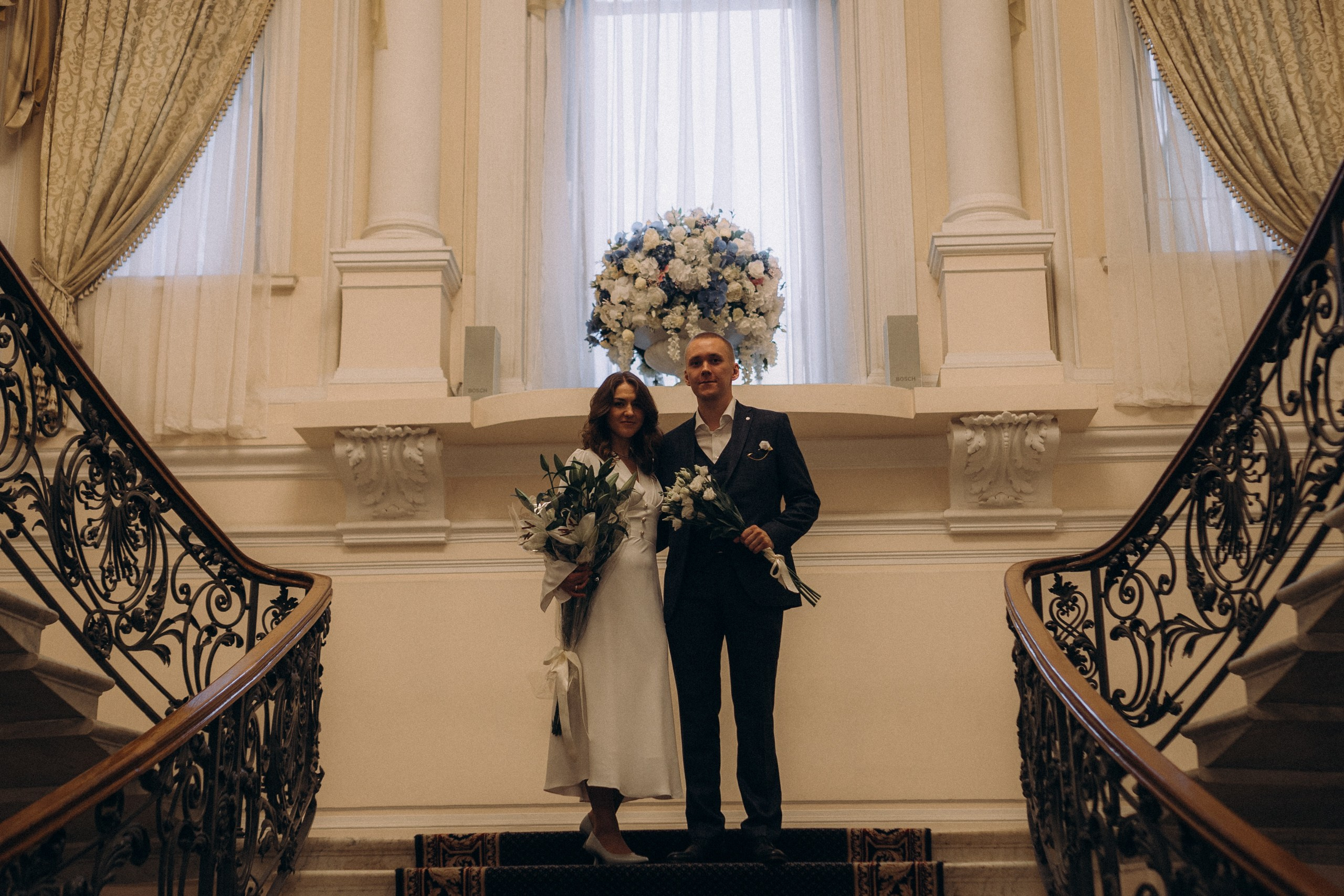 СВАДЕБНАЯ СЬЕМКА ПАРЫ ВО ВТОРОМ ДВОРЦЕ БРАКОСОЧЕТАНИЯ И ПРОГУЛКА ПО ЧЕРНЫШЕВСКОЙ. Профессиональный фотограф, Санкт-Петербург — Виктория Богомолова