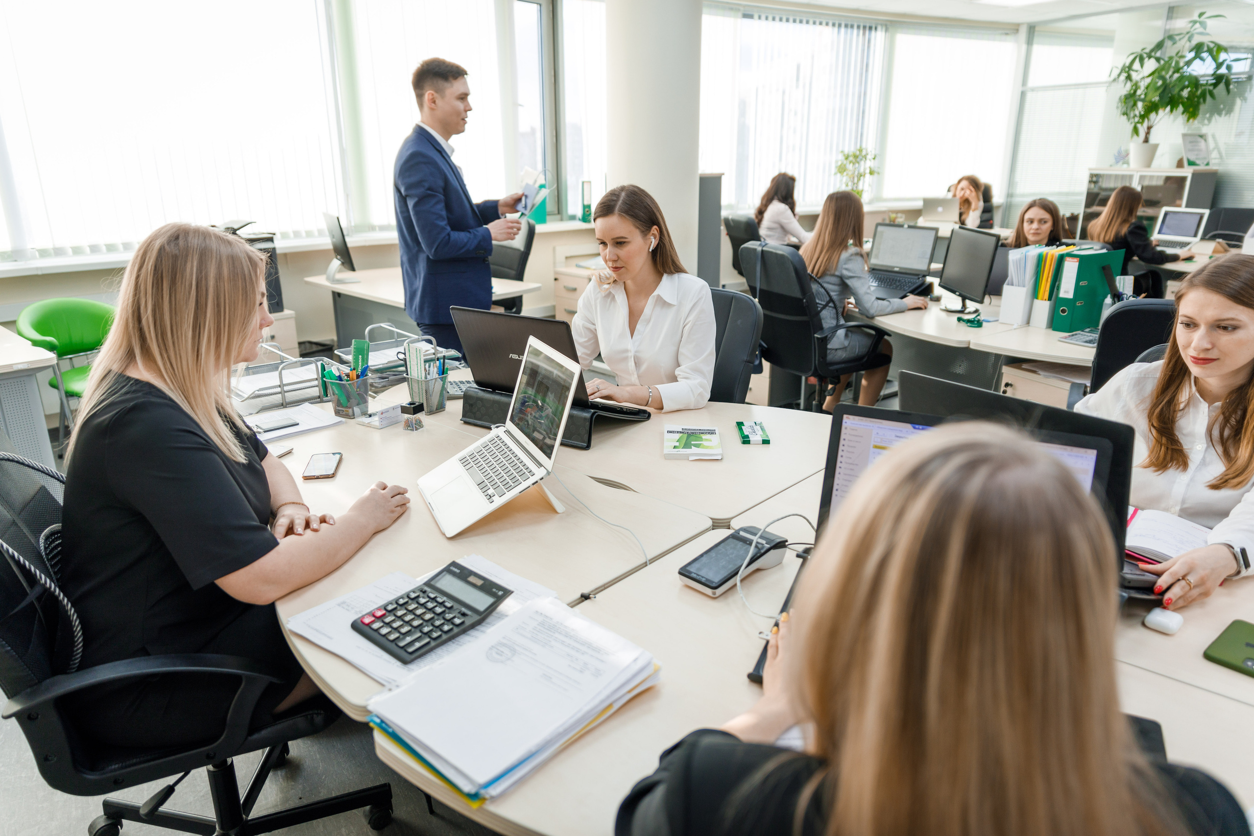 Фотосъемка в офисе. Фотограф Балаев Михаил