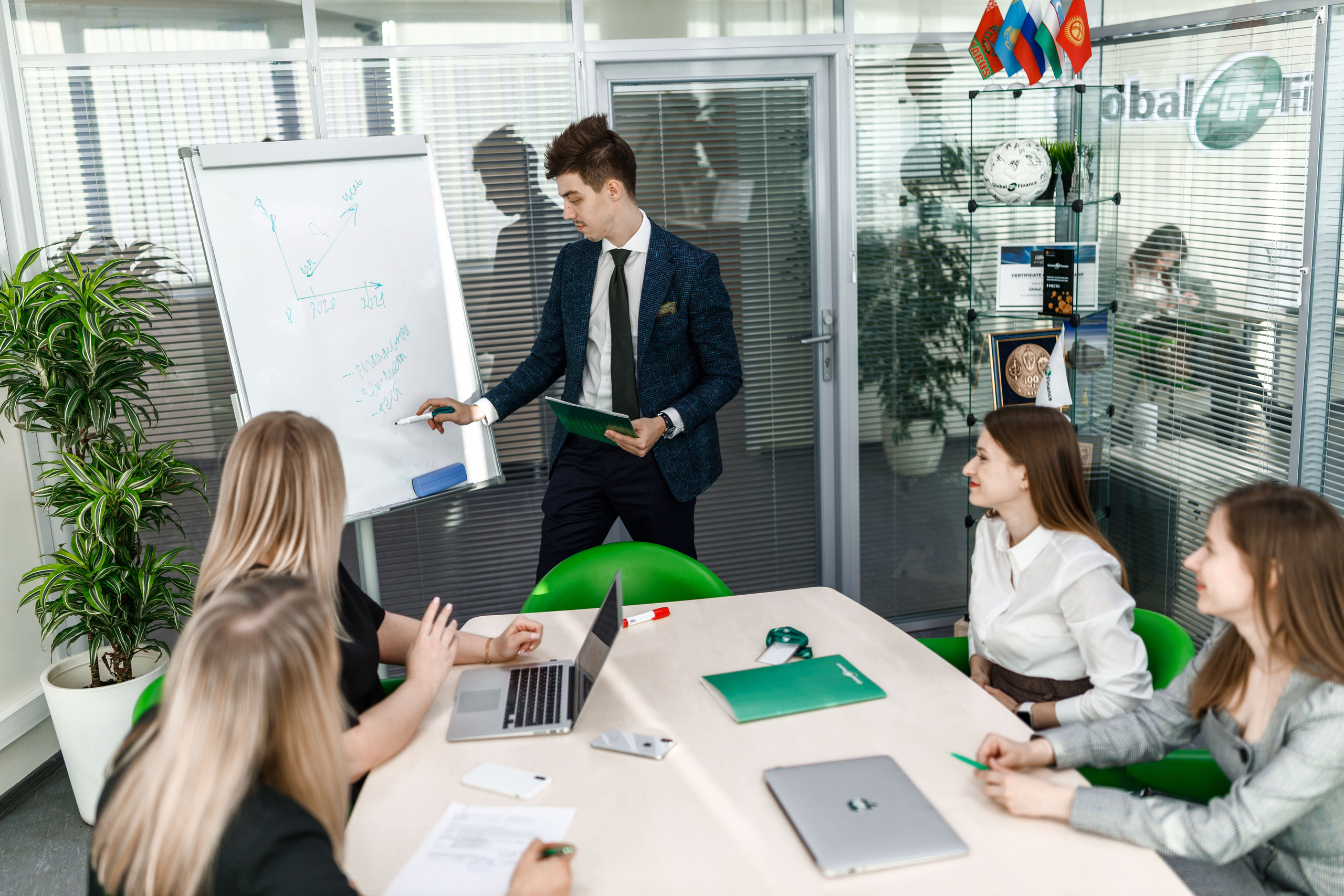 Фотосъемка в офисе. Фотограф Балаев Михаил