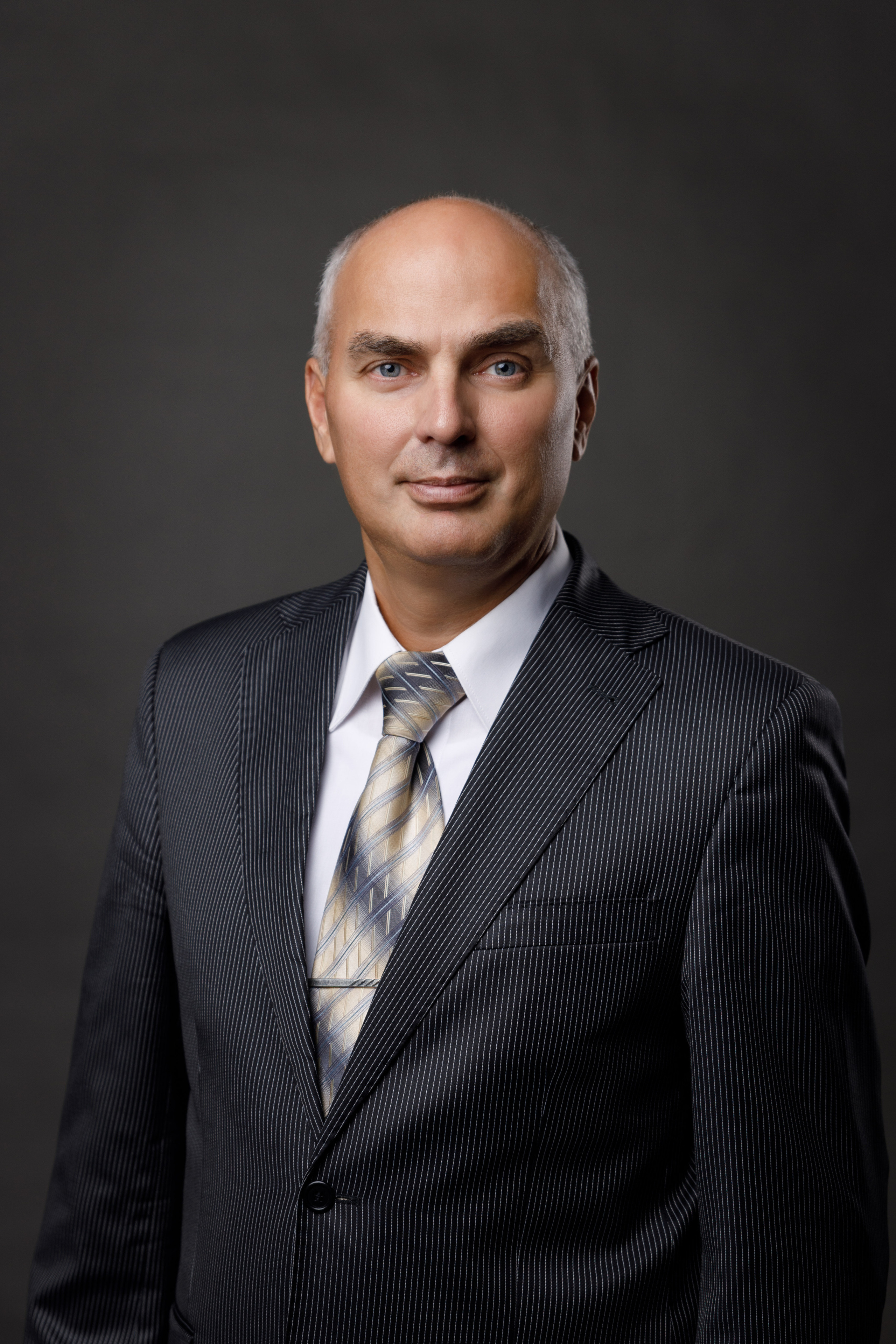 Деловой портрет, бизнес портрет, съемка в офисе