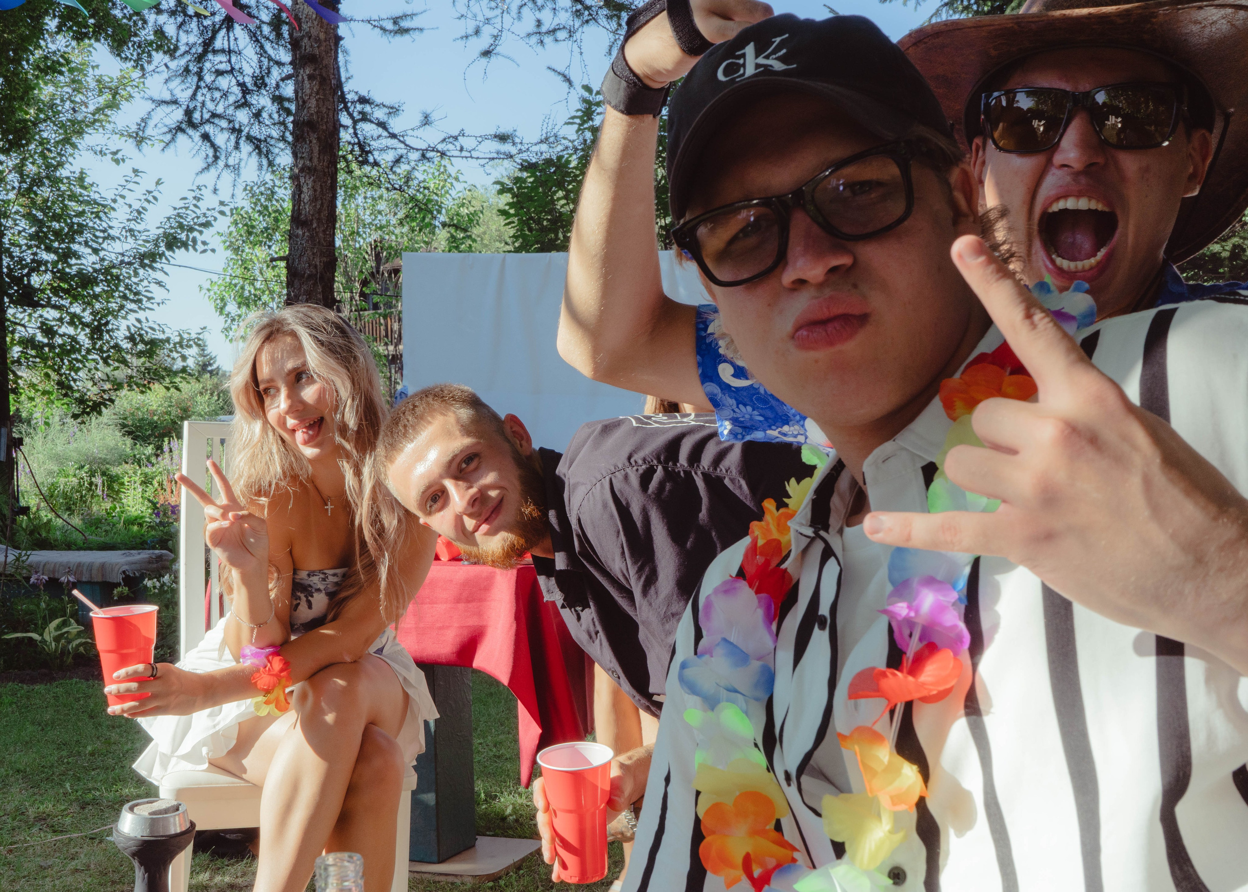 Гавайская вечеринка. Кир Анисин. Режиссер & фотограф