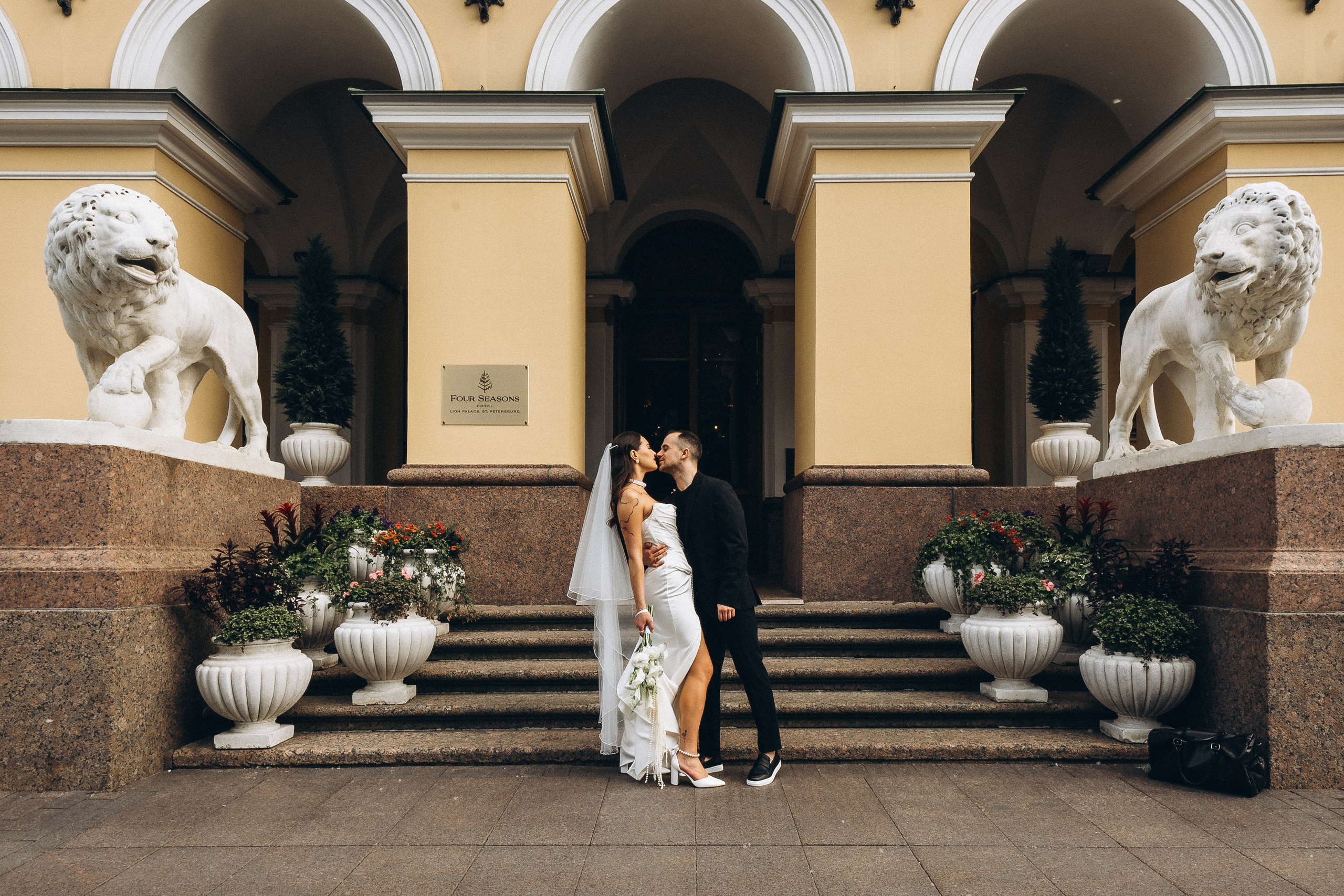 Свадебная Фотопрогулка Исаакиевский. Фотограф ПИТЕР СПБ Надежда Баранова
