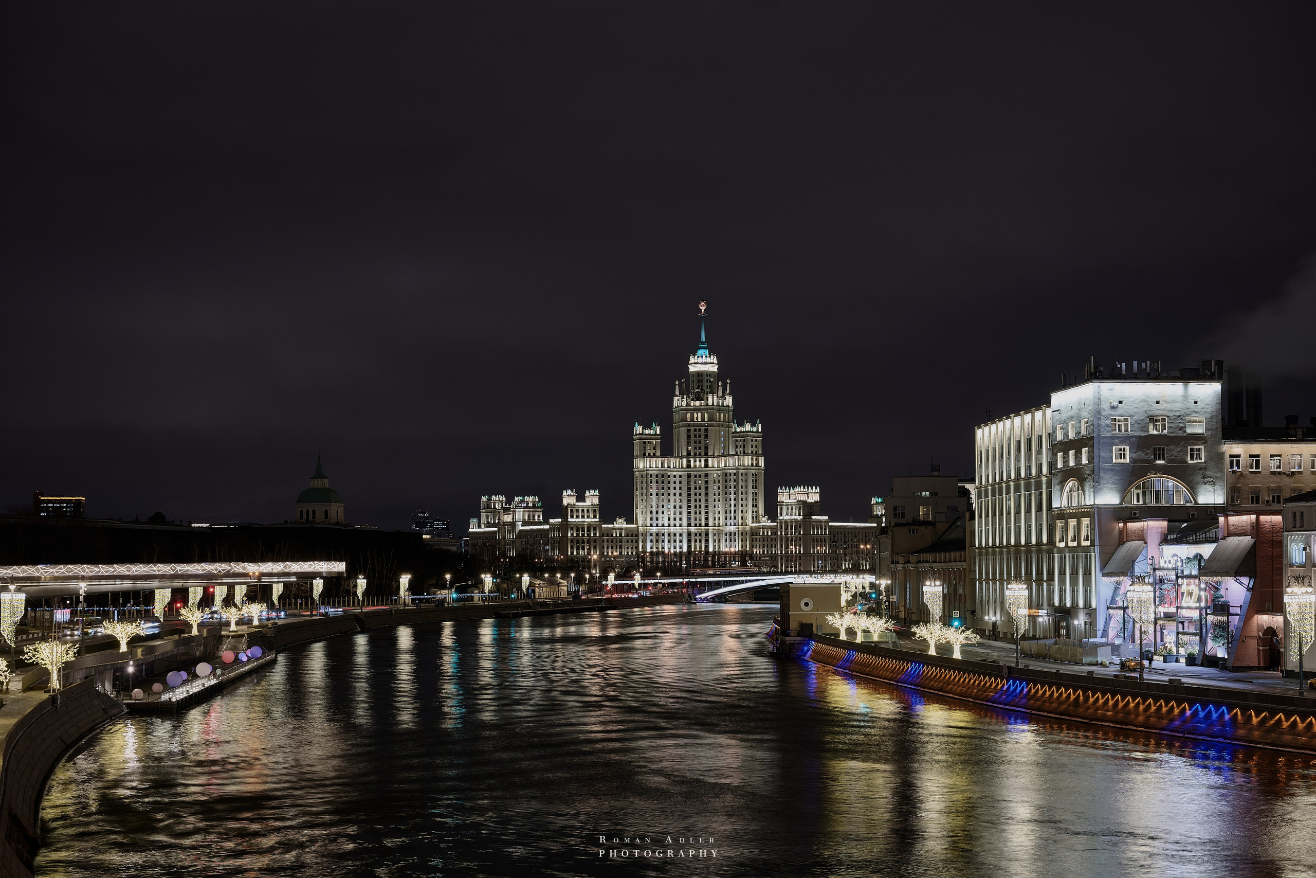 Новогодняя ночная Москва 2025. Фотограф Роман Адлер