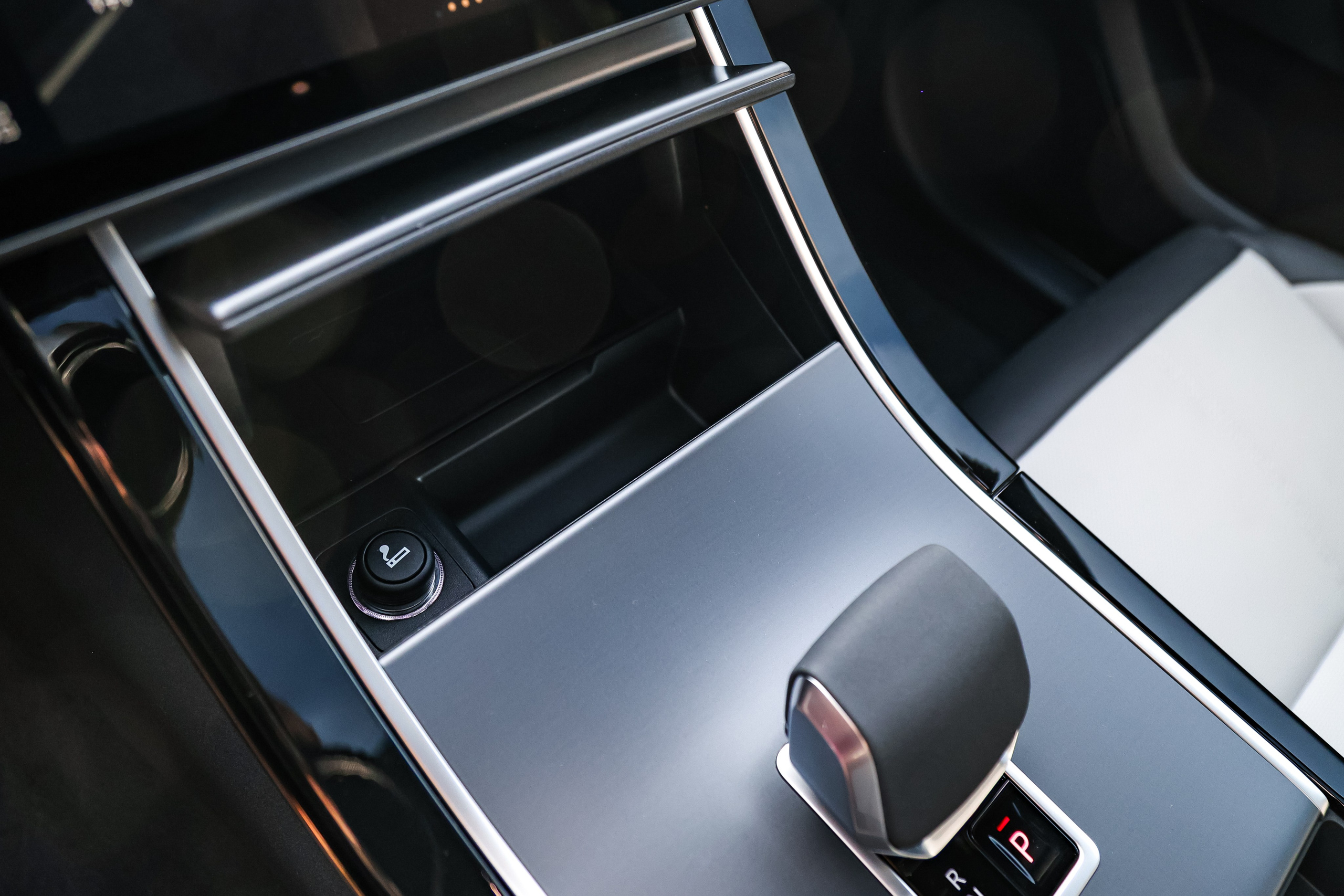 2024 RANGE ROVER VELAR 2.0 AT. Mixturecaptures