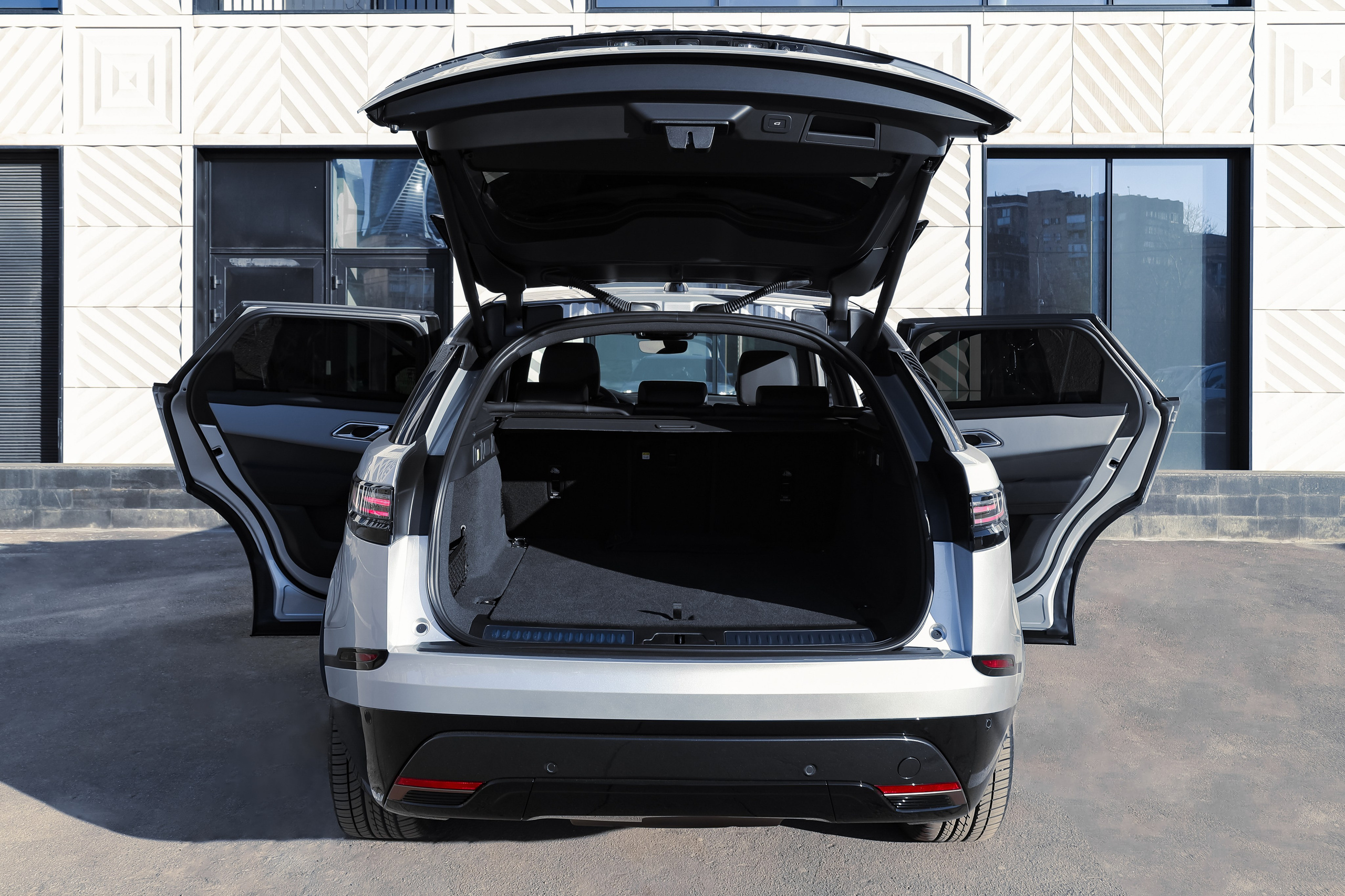 2024 Range Rover Velar 2.0 AT. Mixturecaptures
