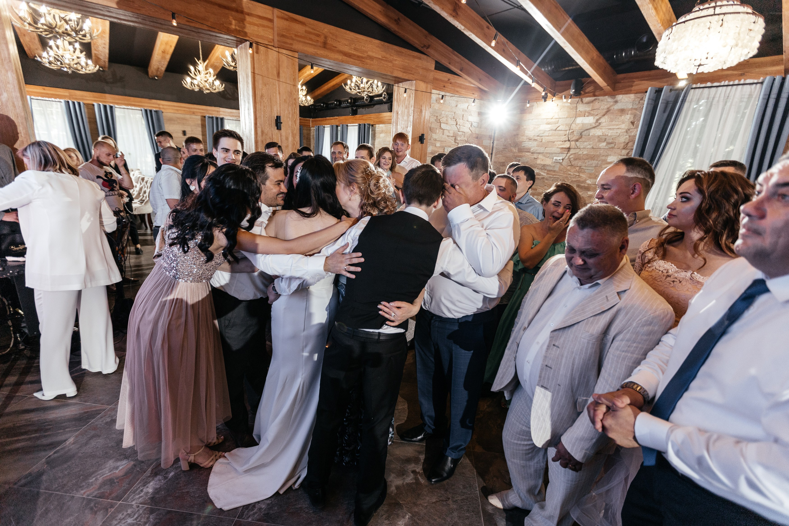 Свадебный фотограф Уфа — Руслан ГабдлисламовЖивые эмоции, красивые кадры, воспоминания на всю жизнь.Работаю по всей Республике Башкортоста. Свадебный фотограф Уфа Руслан Габдлисламов