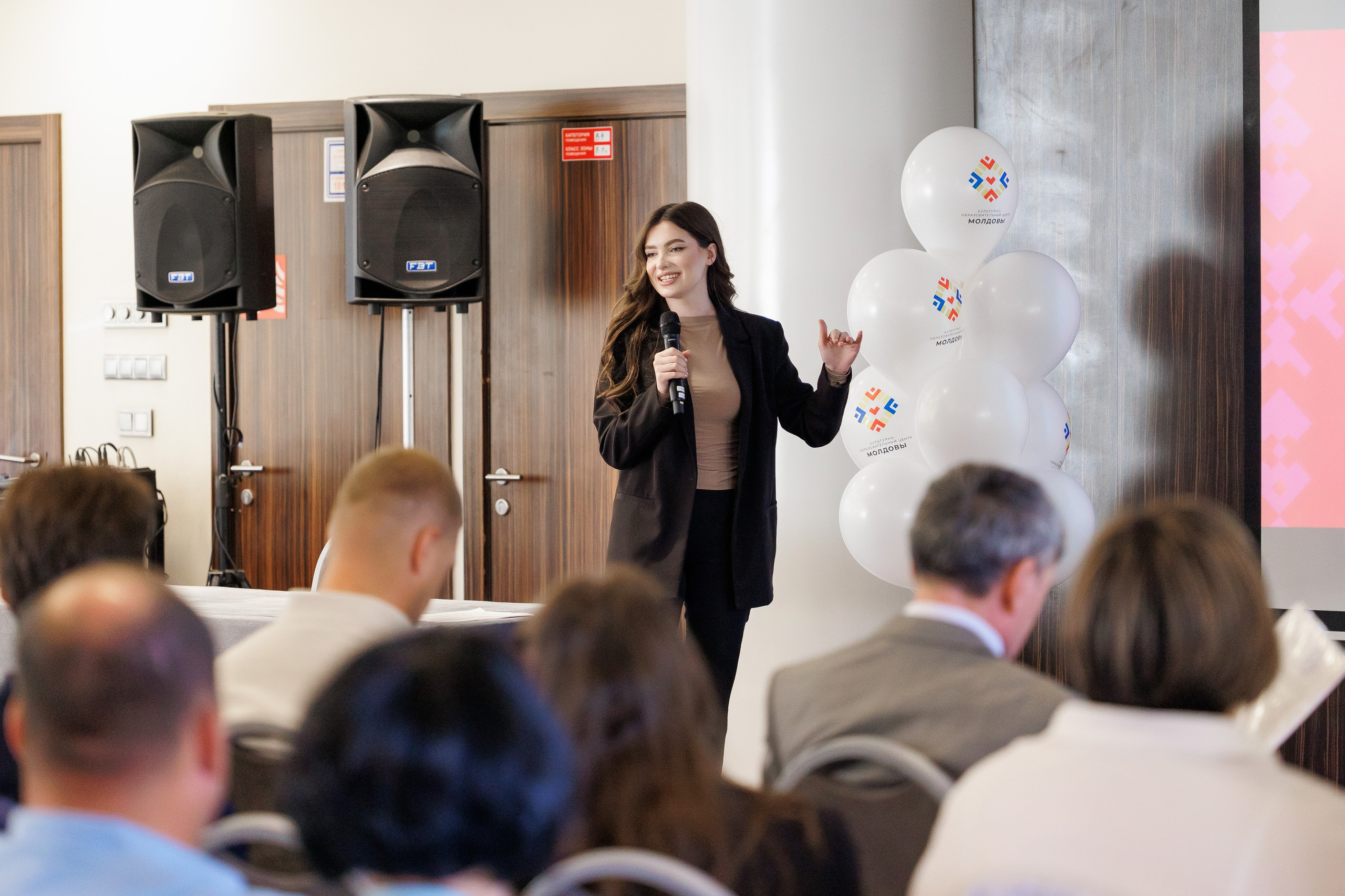 Конференция Молдова. Фотосъёмка для бизнеса — предметное фото, репортаж с мероприятий, портреты людей, съёмка интерьера и экстерьера