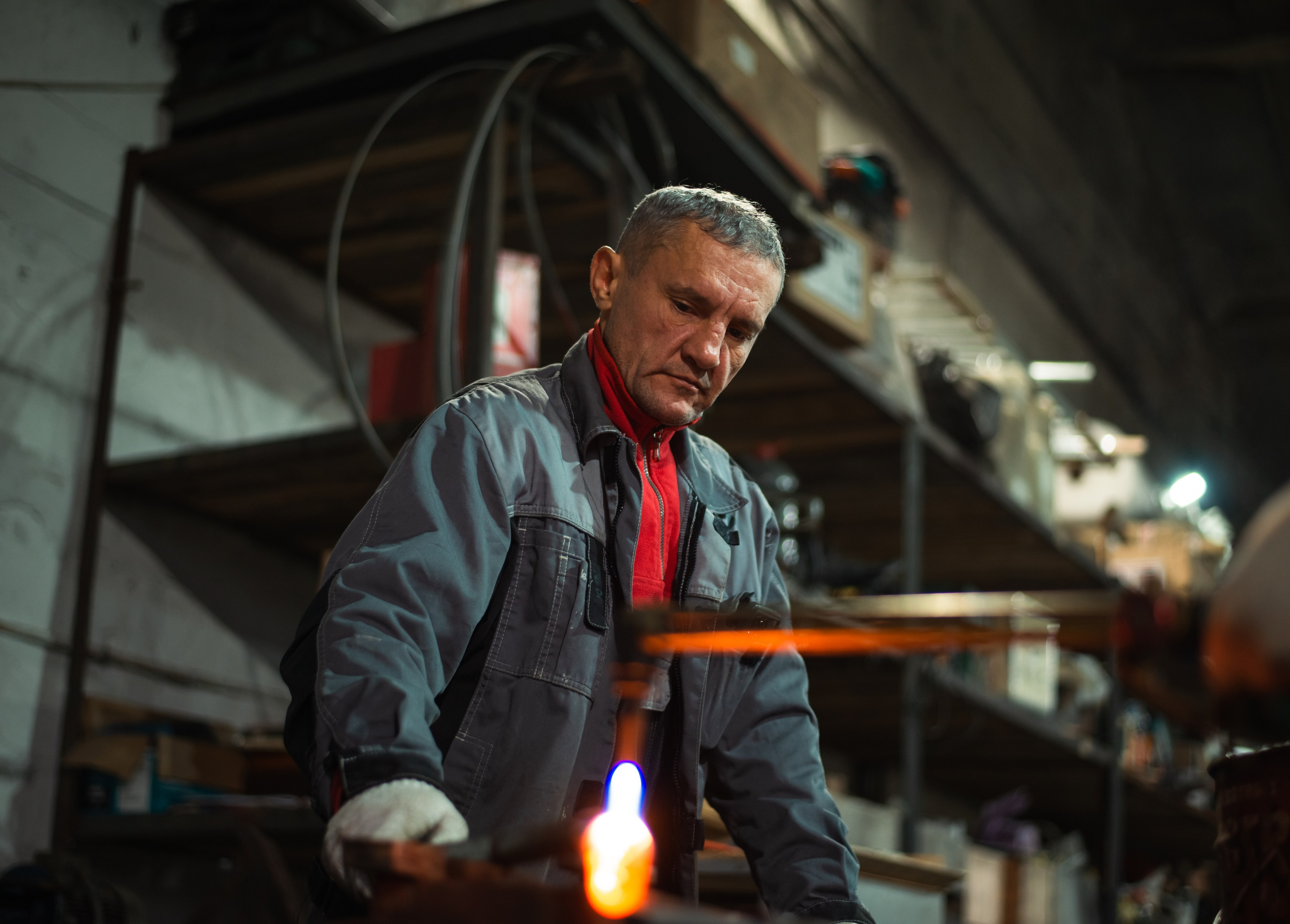 Тех обслуживание нерудных карьеров, строительство ангаров, промышленное строительство, токарные работы, ремонт установок, сеялок, грохотов,. Rystemys Picture